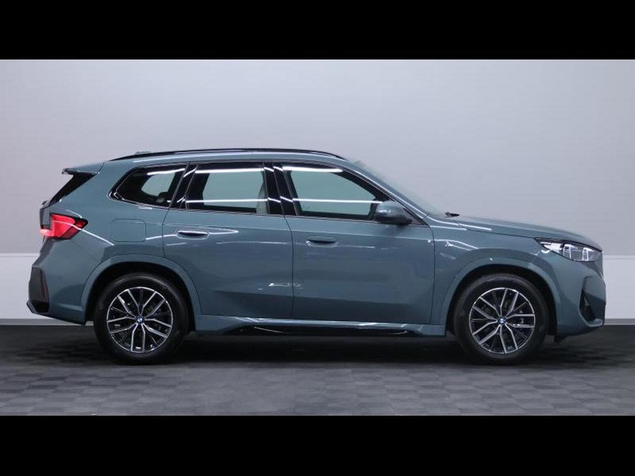 BMW X1 18i sDrive M Sport Auto (2024) - Photo 3