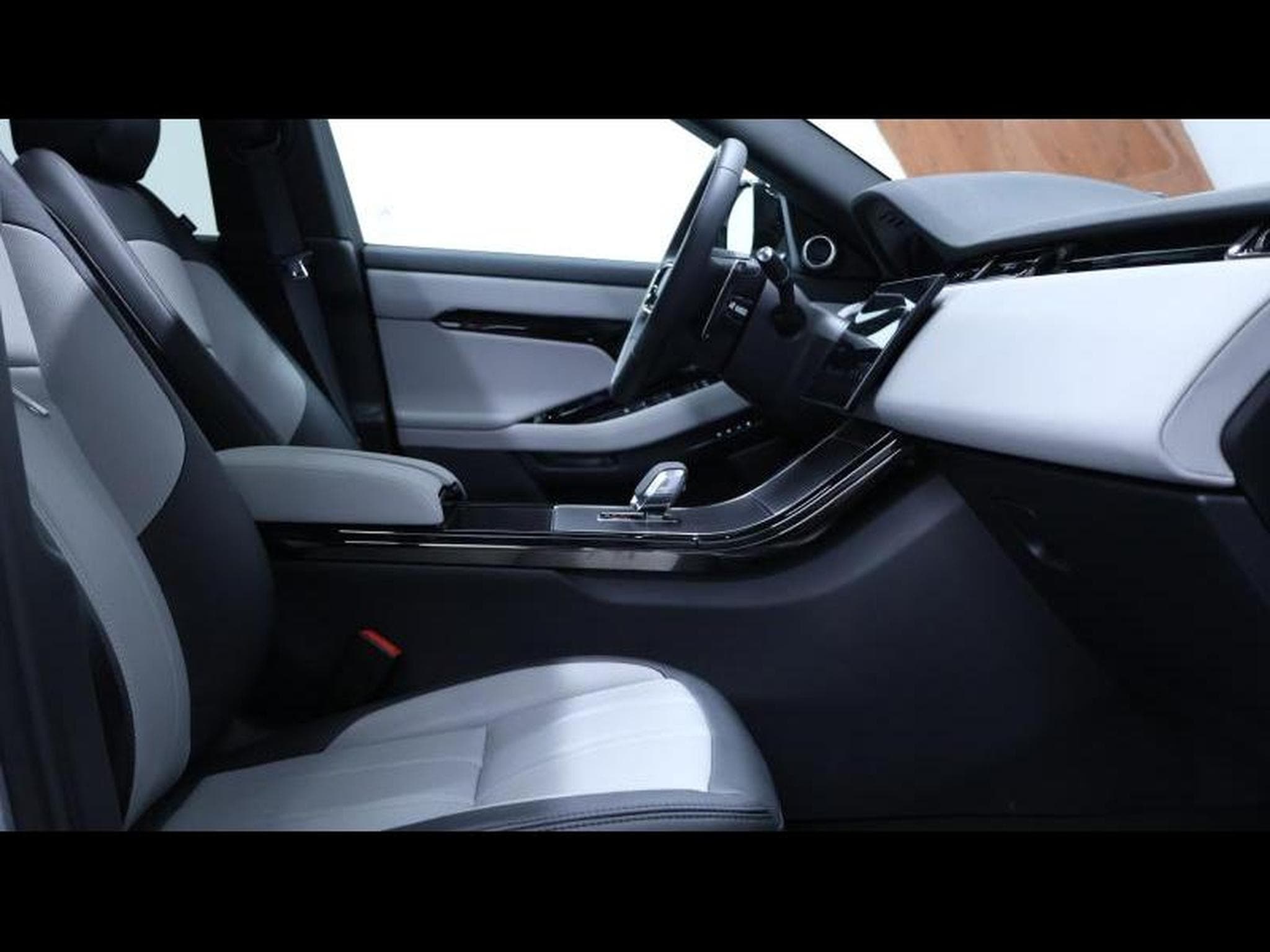 Land-Rover Range Rover Evoque D200 Dynamic SE AWD Auto (2025) - Photo 10