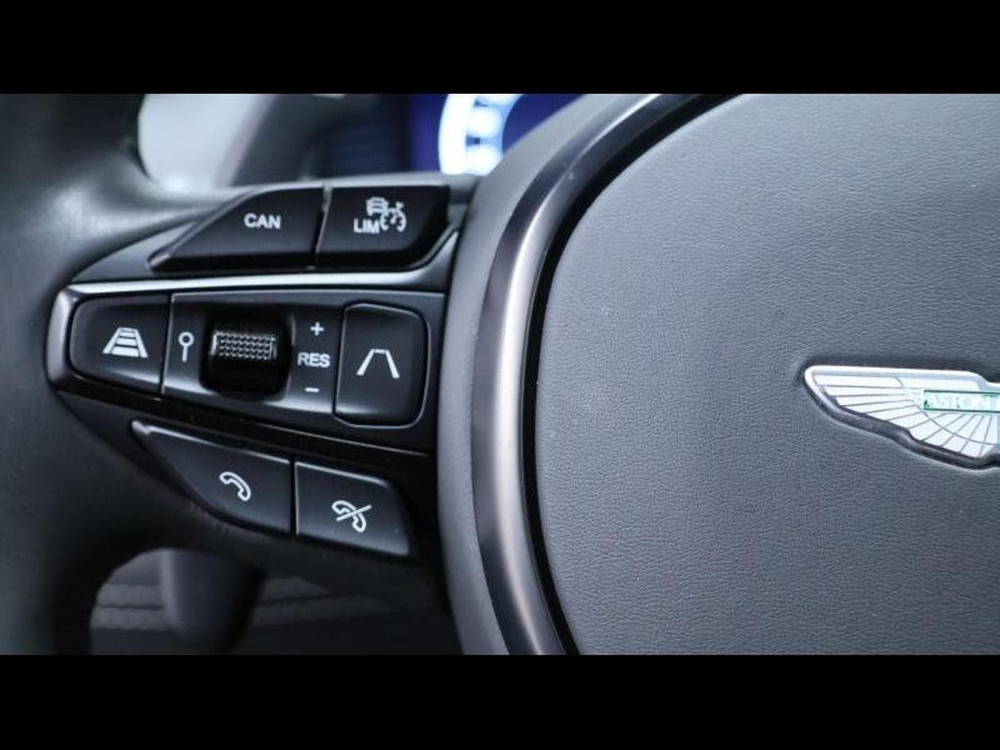 Aston-Martin DBX 707 (2022) - Photo 15