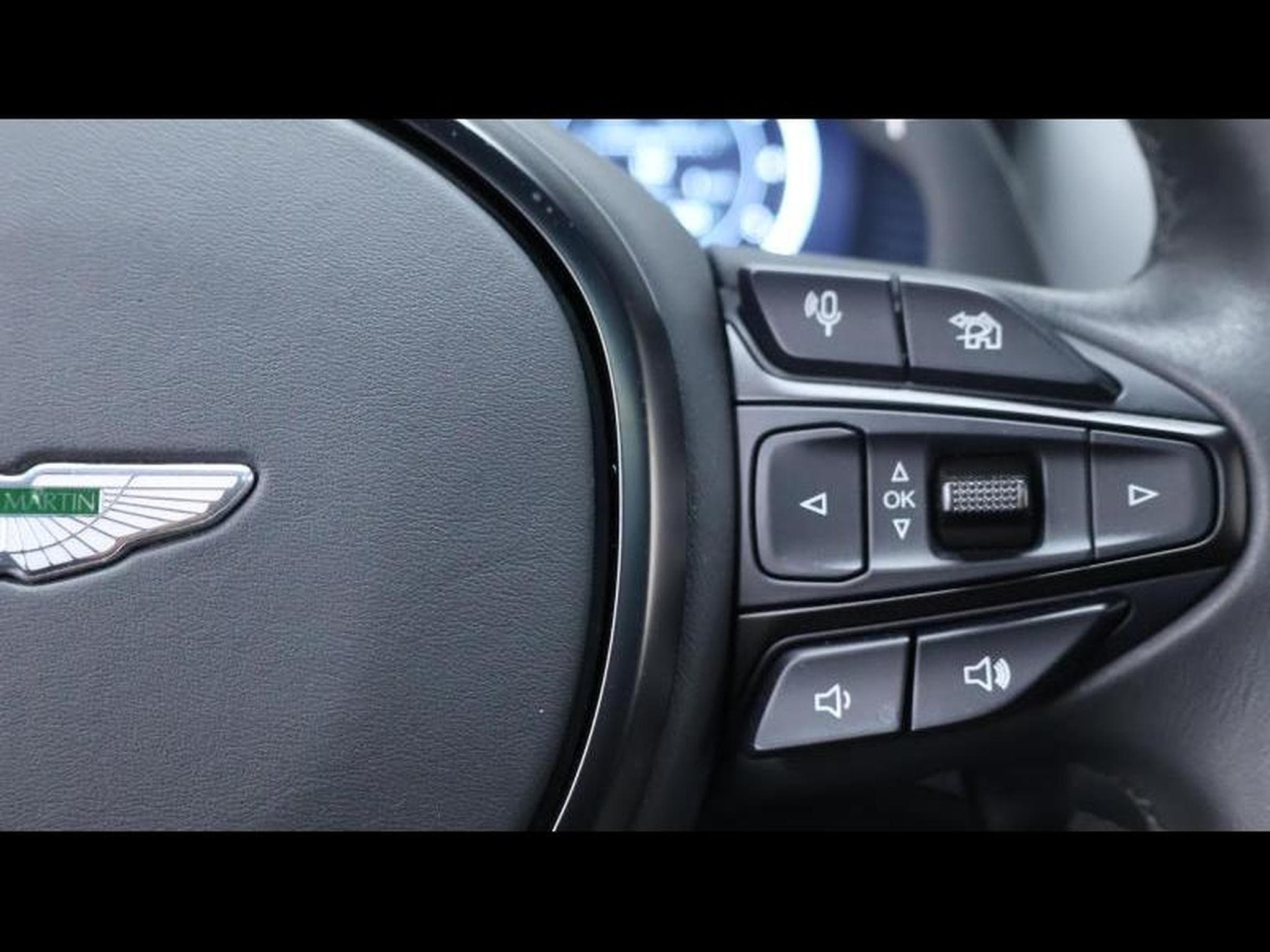 Aston-Martin DBX 707 (2022) - Photo 16