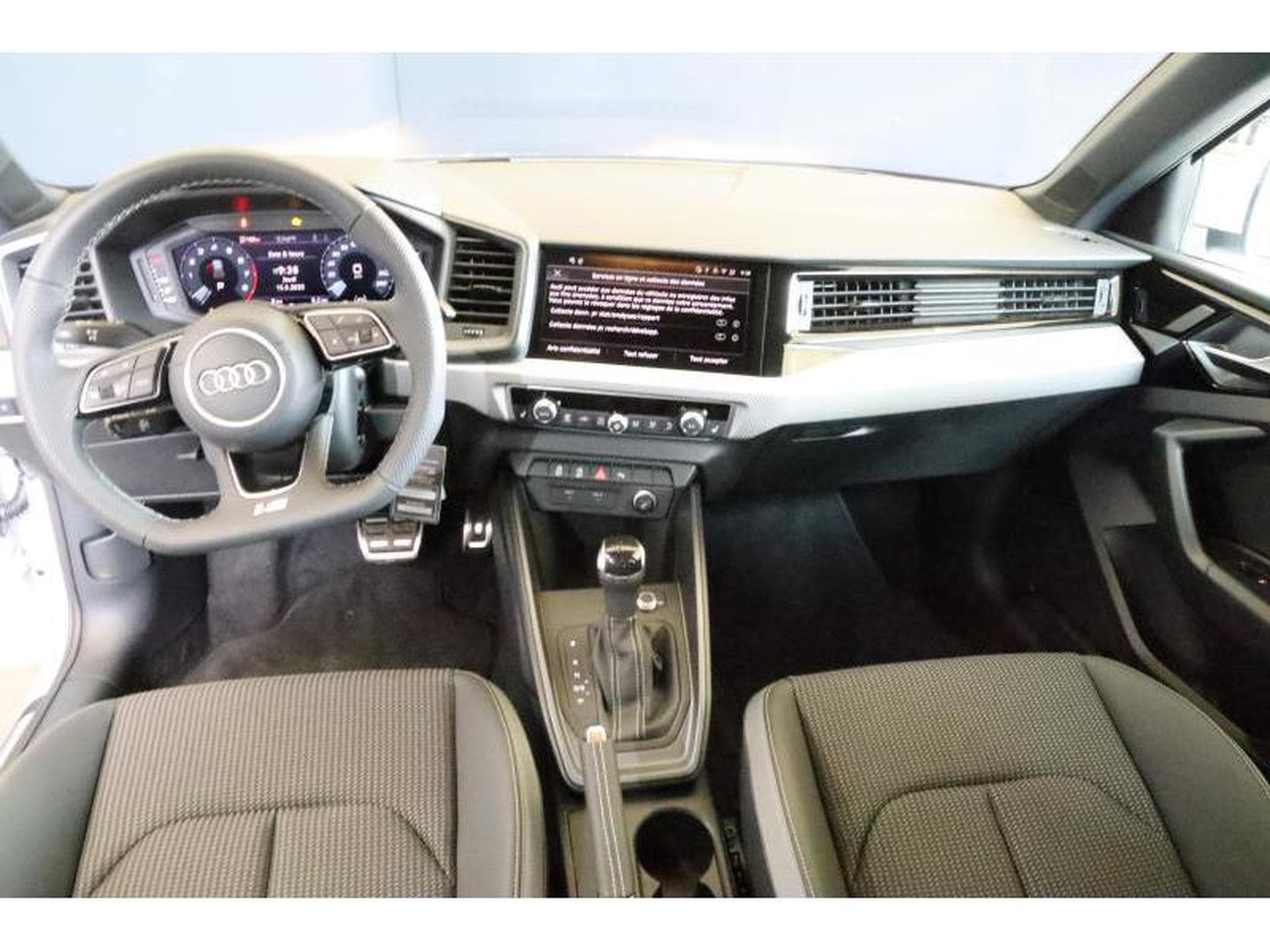 Audi A1 Advanced (2025) - Photo 1