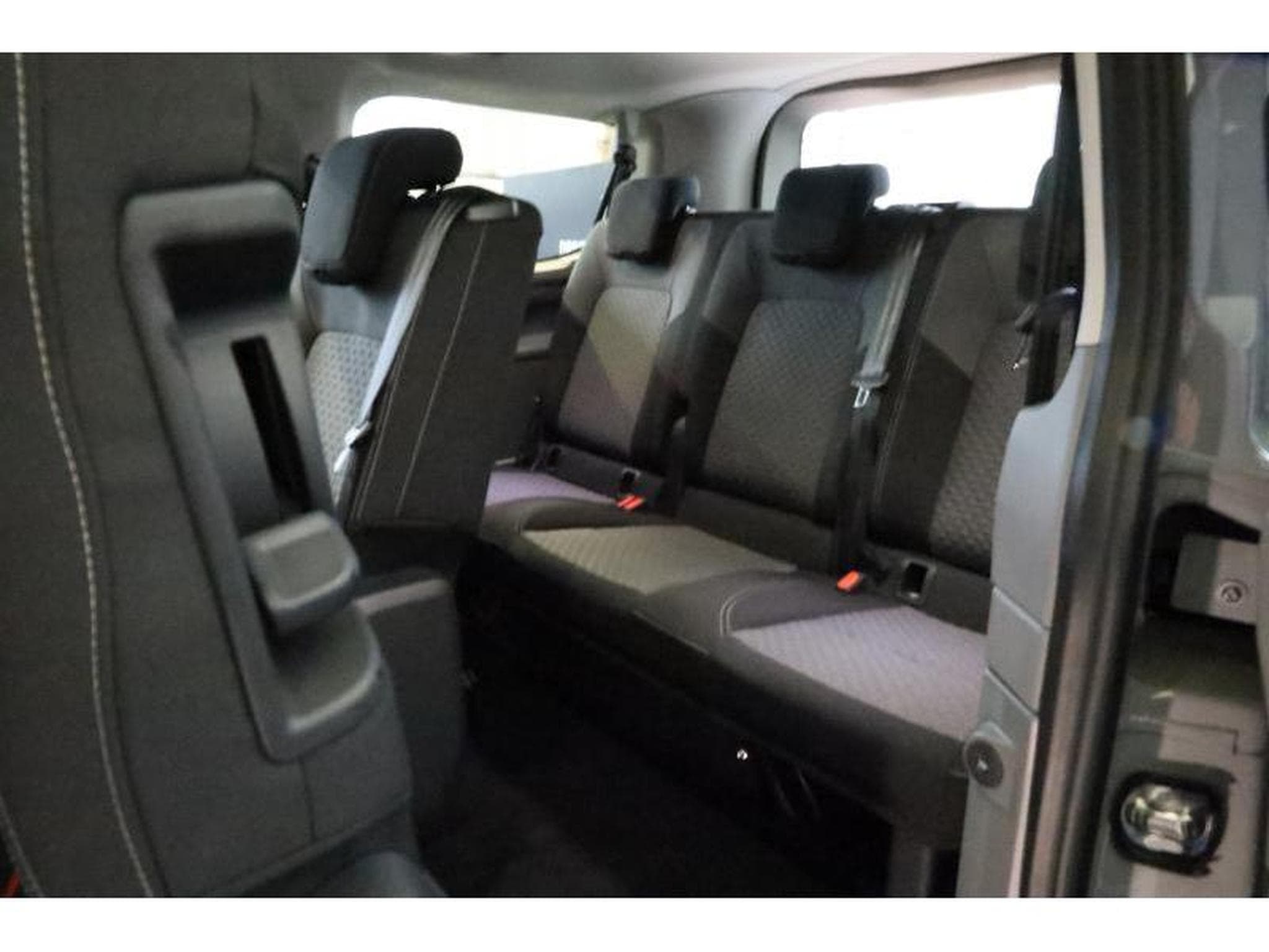 VW T7 Style Court (2025) - Photo 17