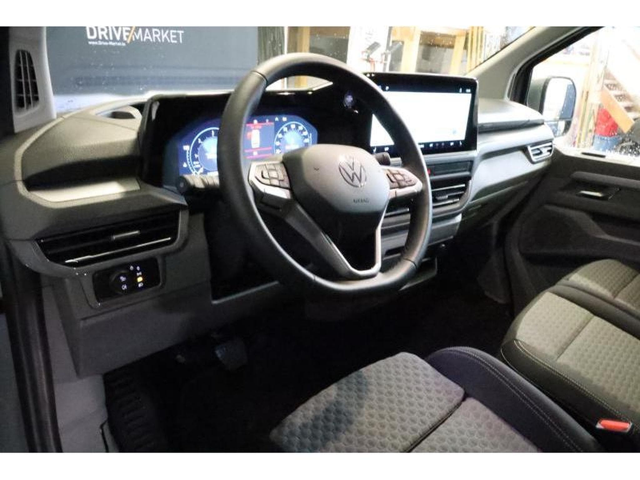 VW T7 Style Court (2025) - Photo 18