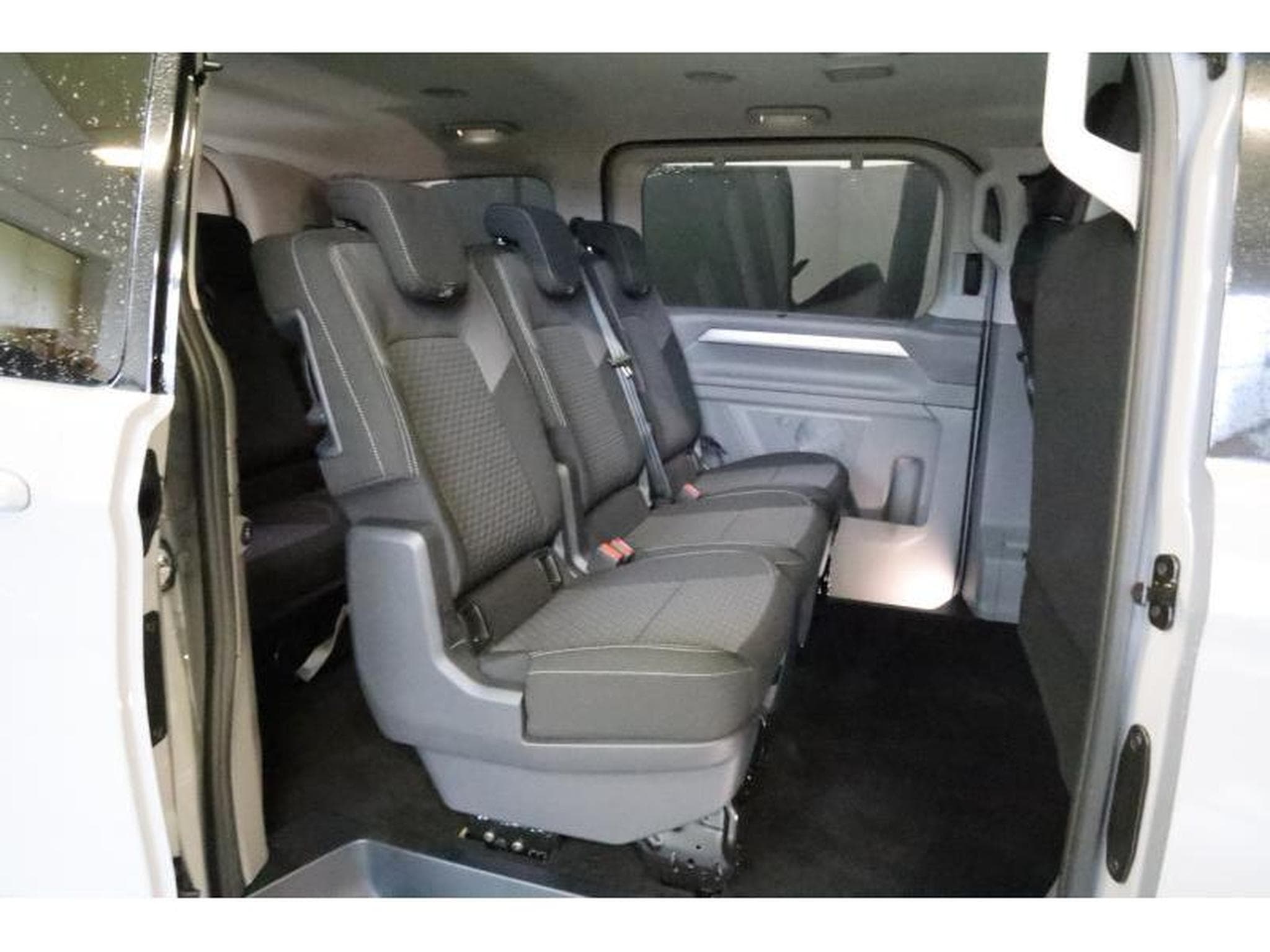 VW T7 Style Court (2025) - Photo 19