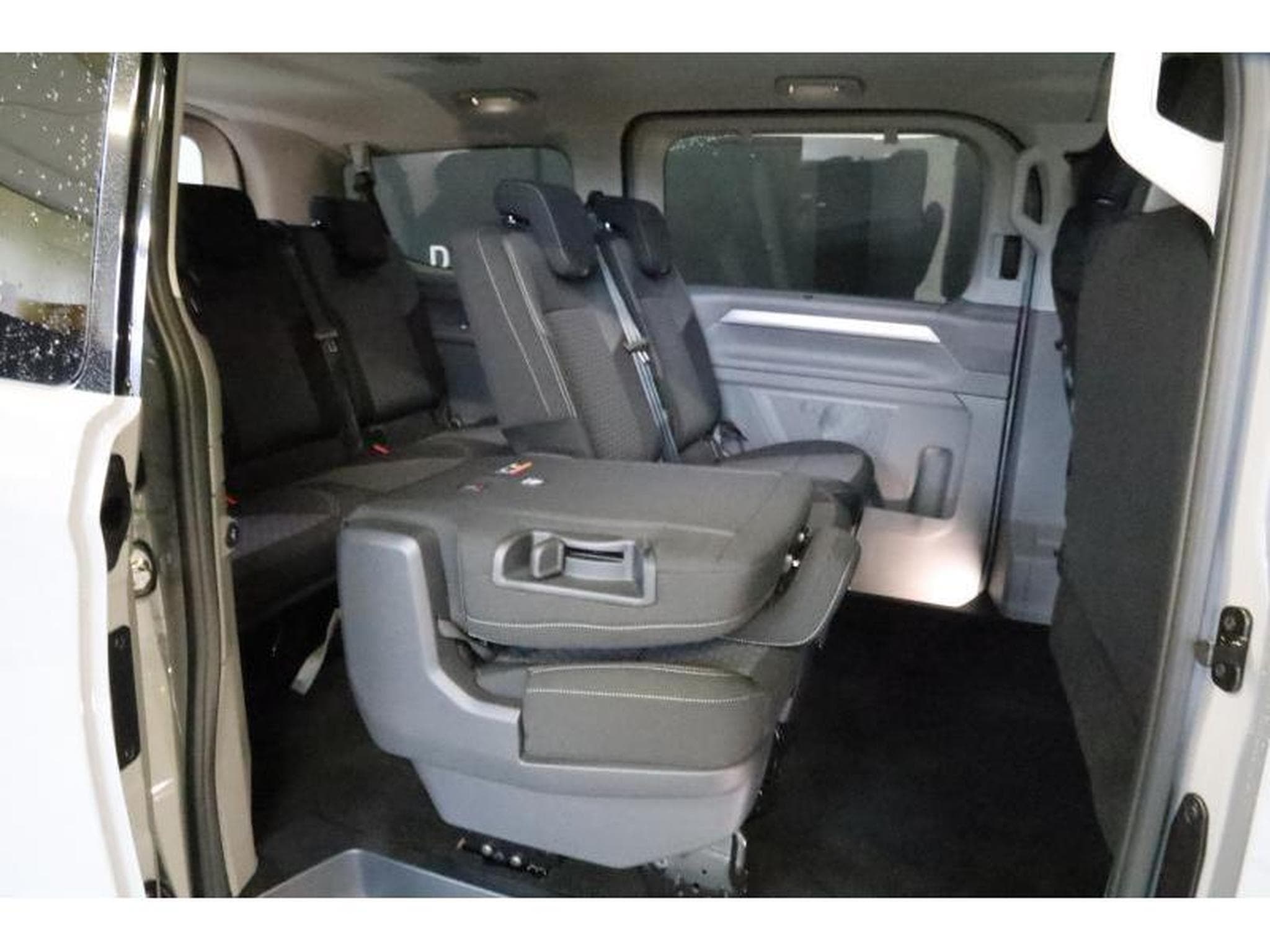 VW T7 Style Court (2025) - Photo 20