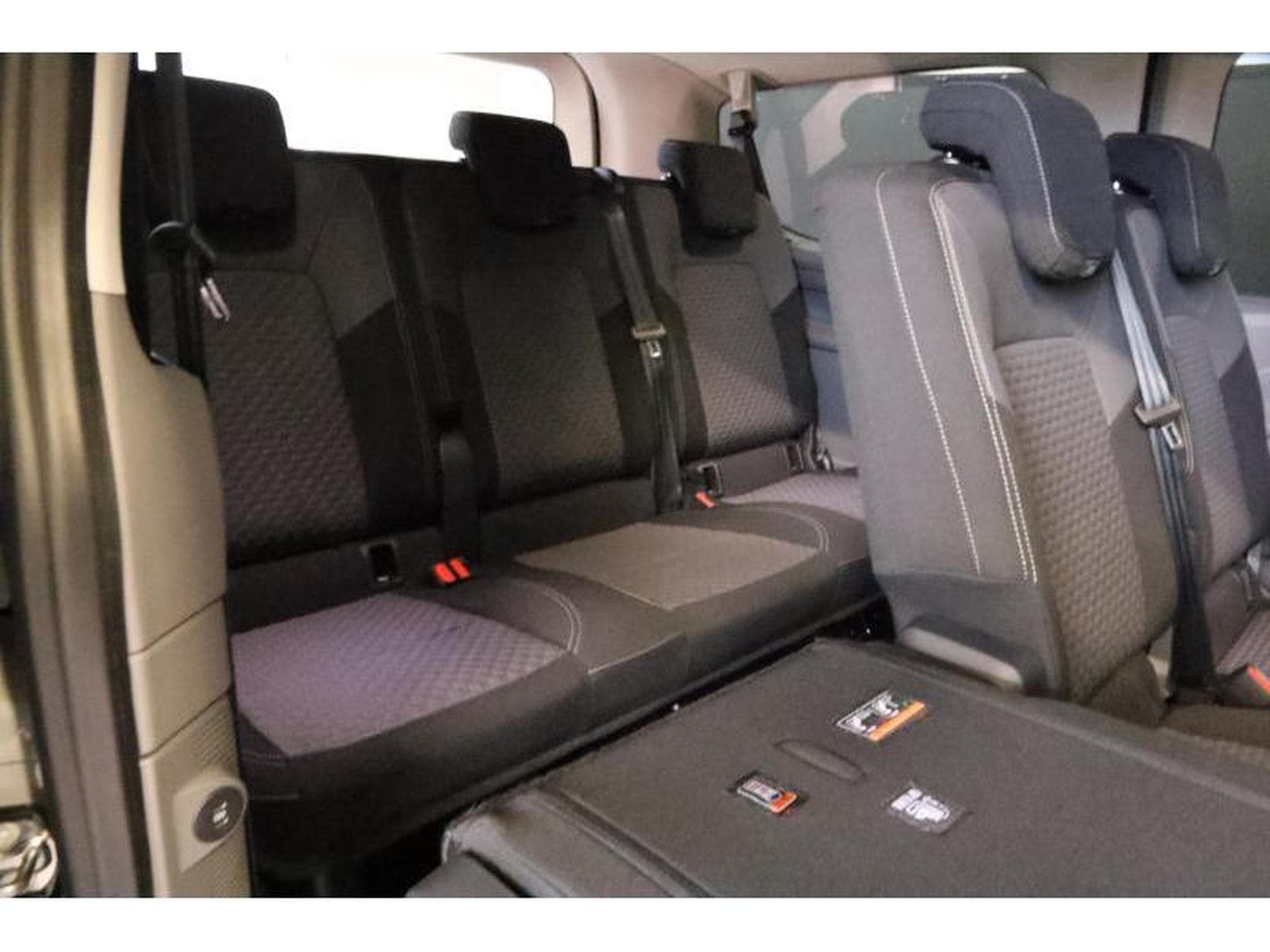 VW T7 Style Court (2025) - Photo 21