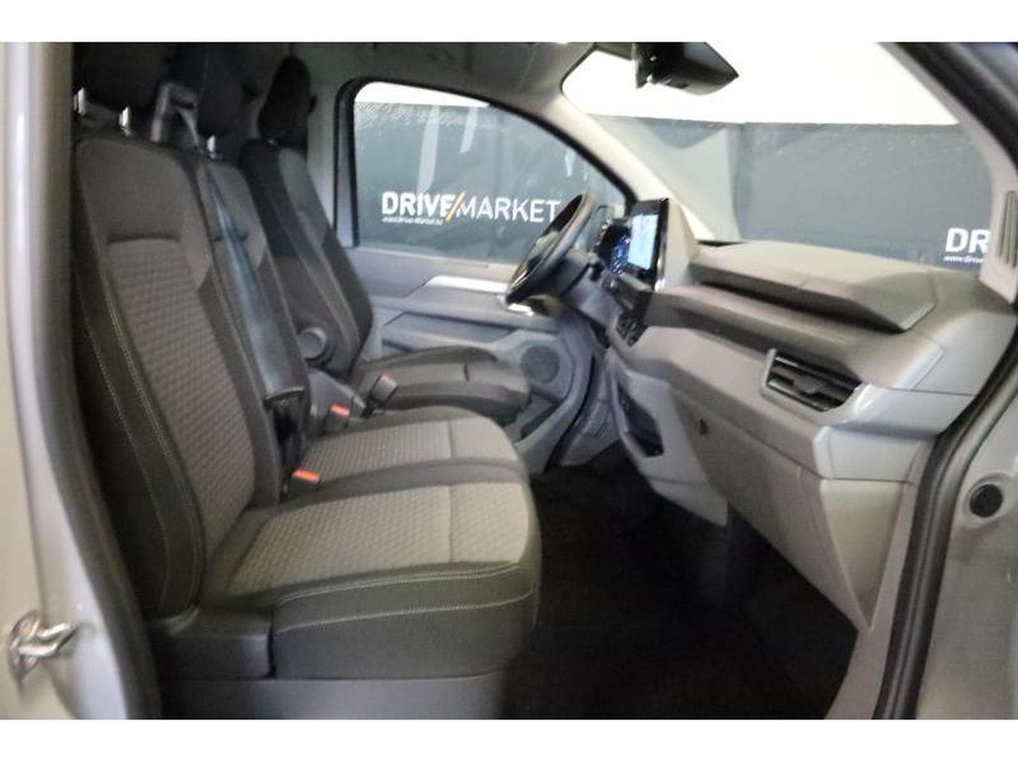 VW T7 Style Court (2025) - Photo 22