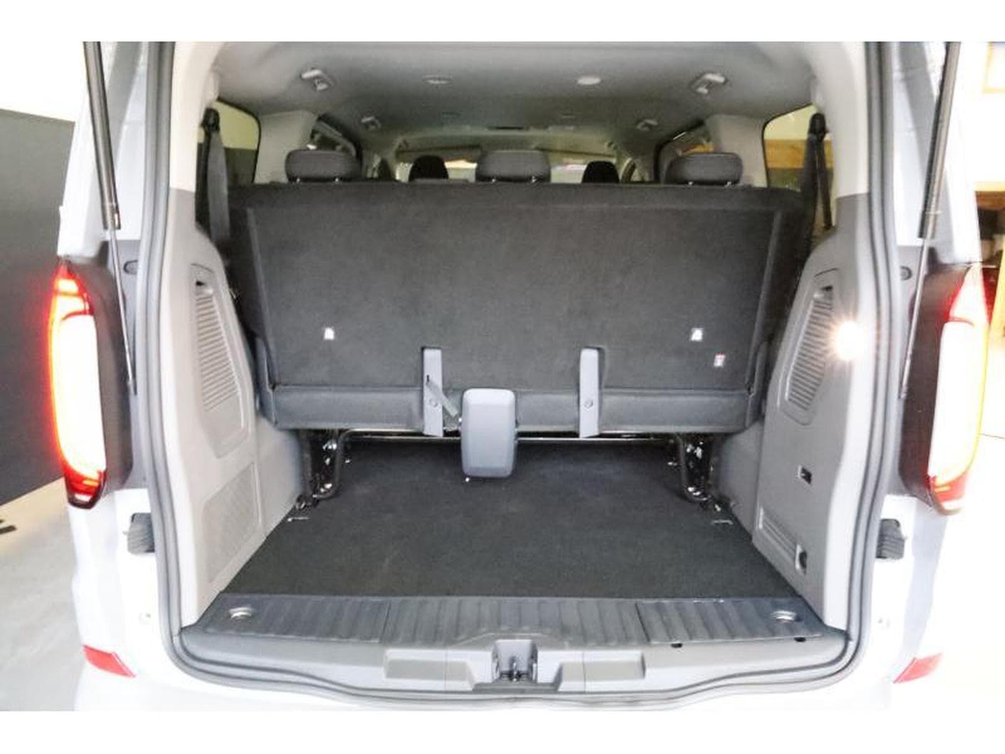 VW T7 Style Court (2025) - Photo 7