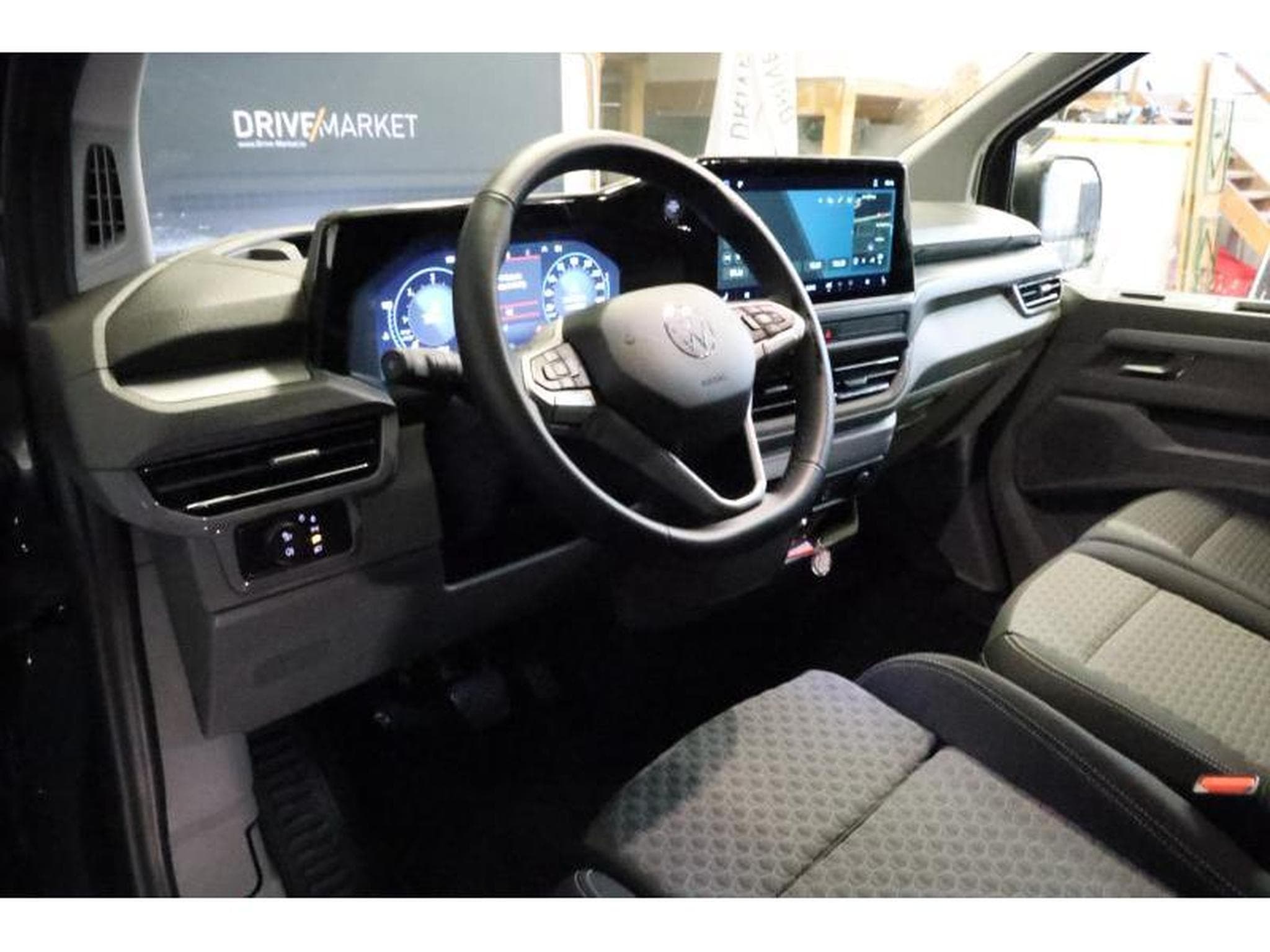 VW T7 Style Long (2025) - Photo 13