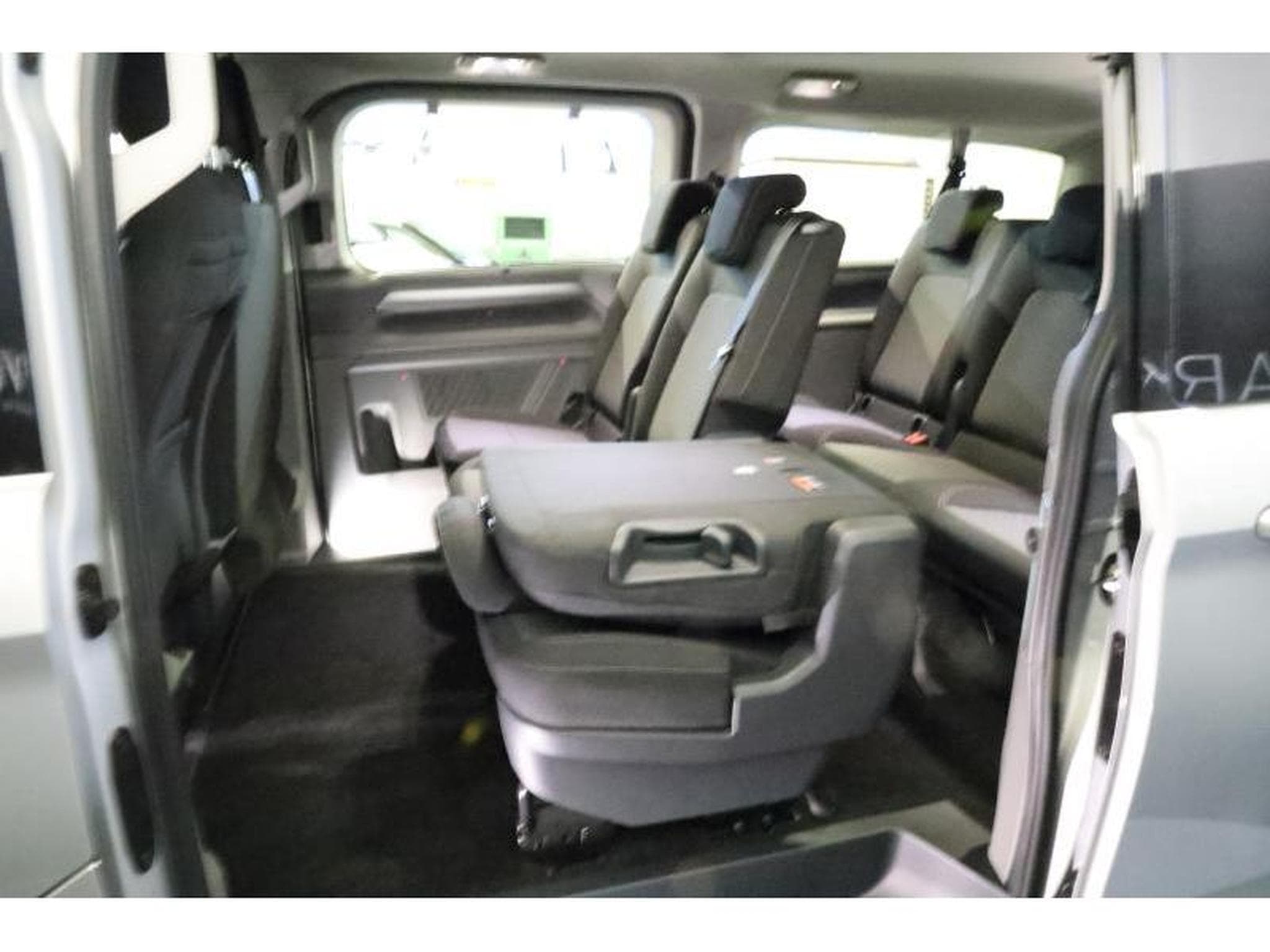 VW T7 Style LONG LR (2026) - Photo 10