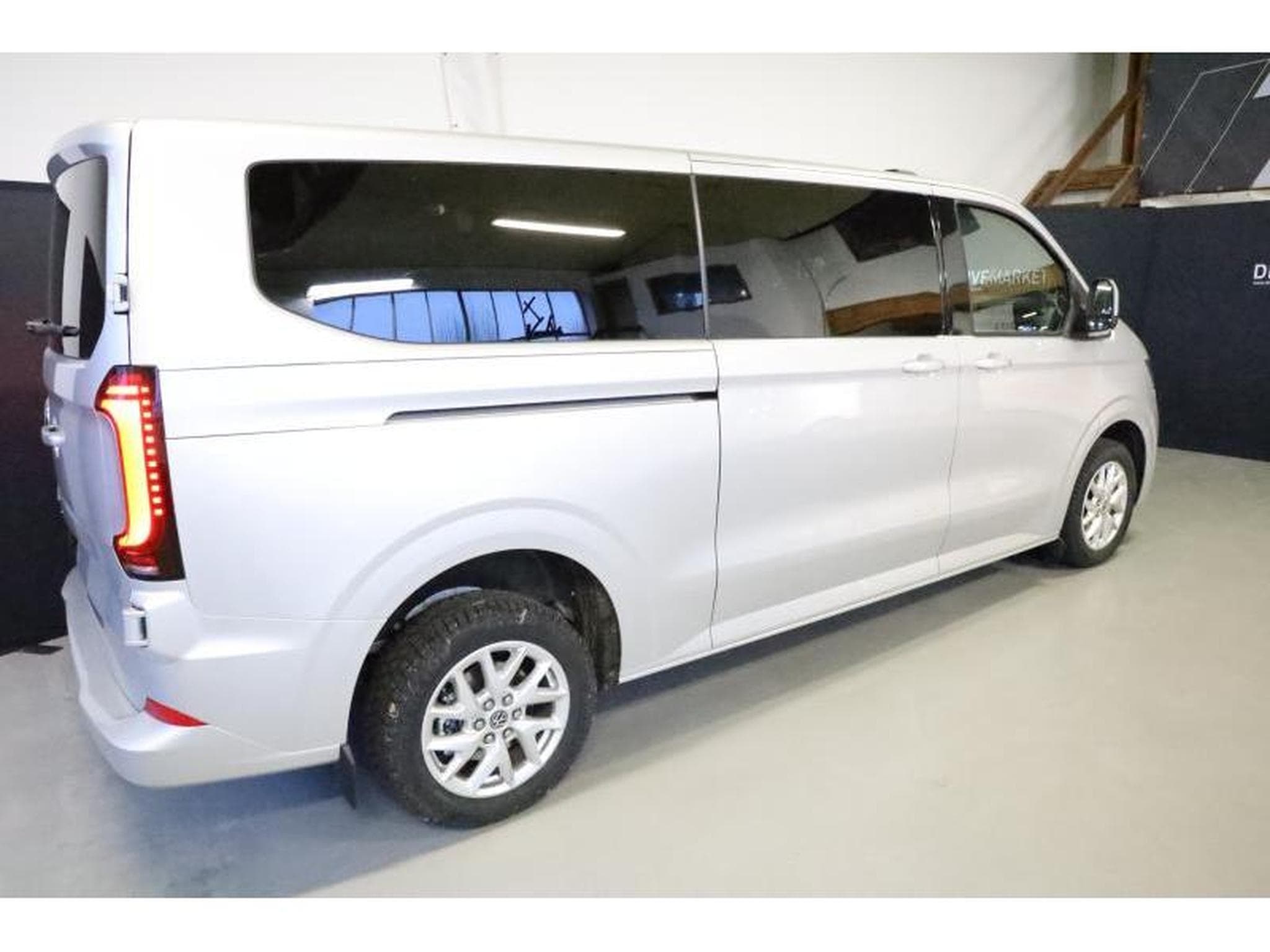 VW T7 Style LONG LR (2026) - Photo 19