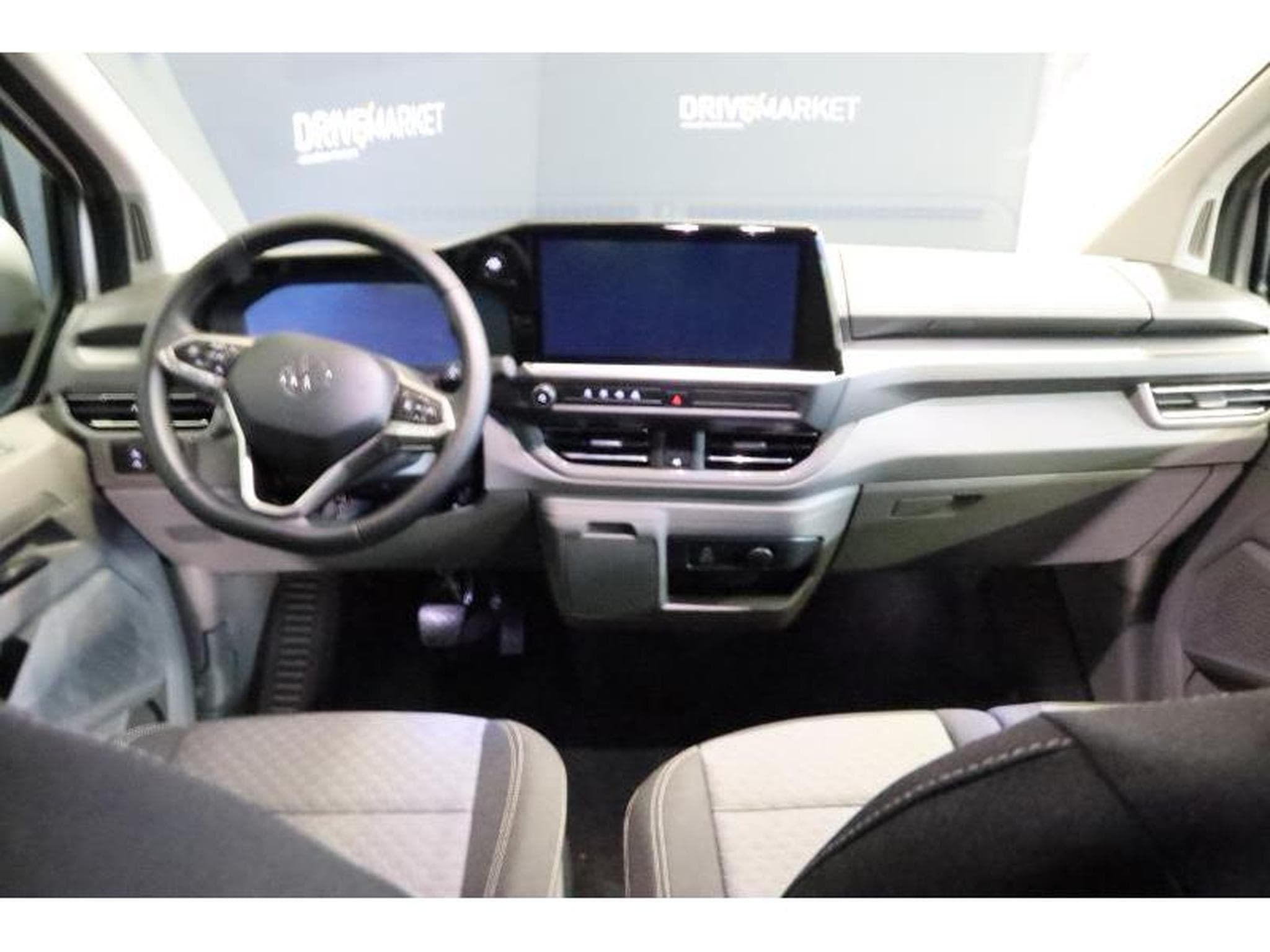 VW T7 Style LONG LR (2026) - Photo 2