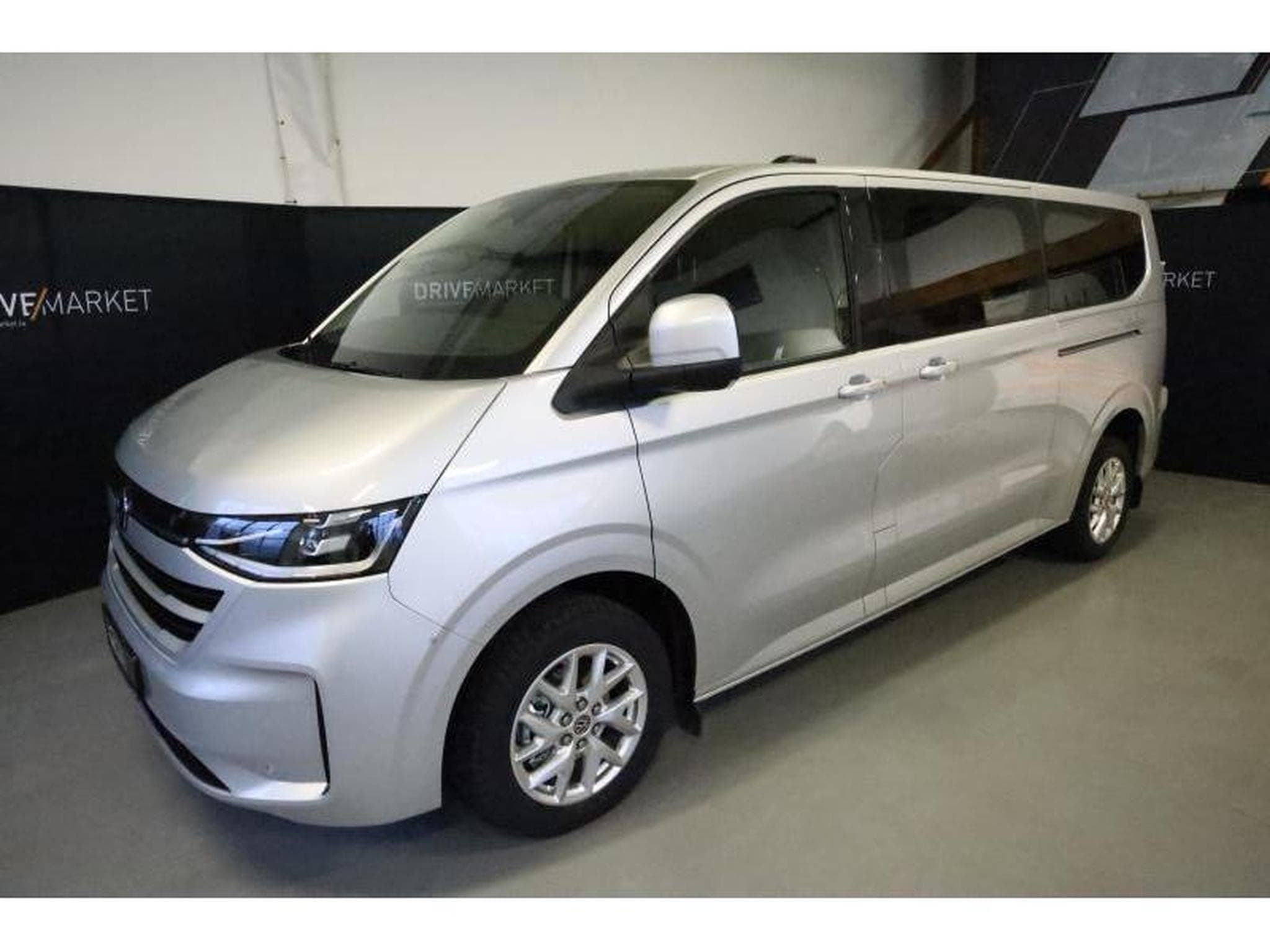 VW T7 Style LONG LR (2026) - Photo 26