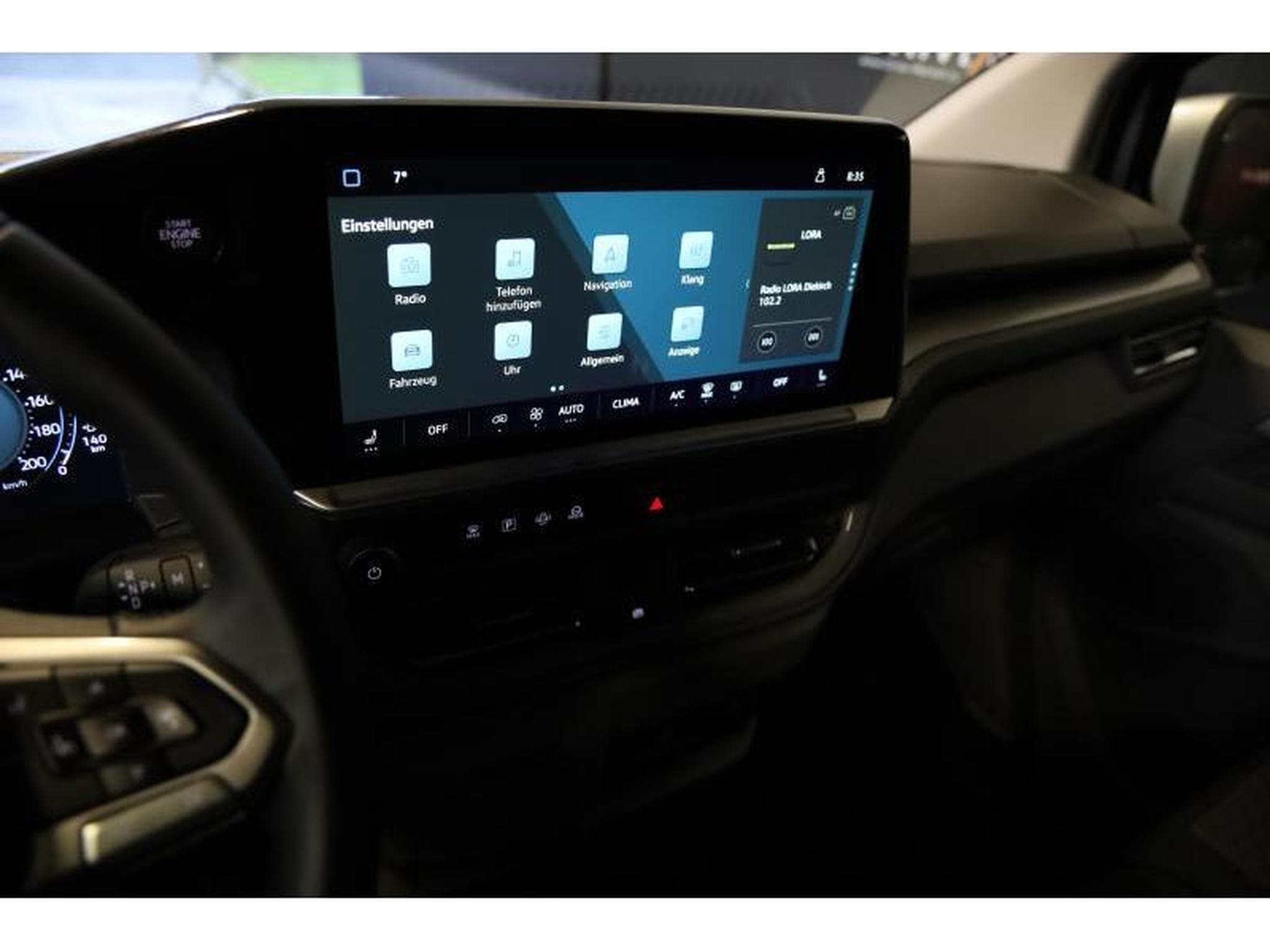 VW T7 Style LONG LR (2026) - Photo 6