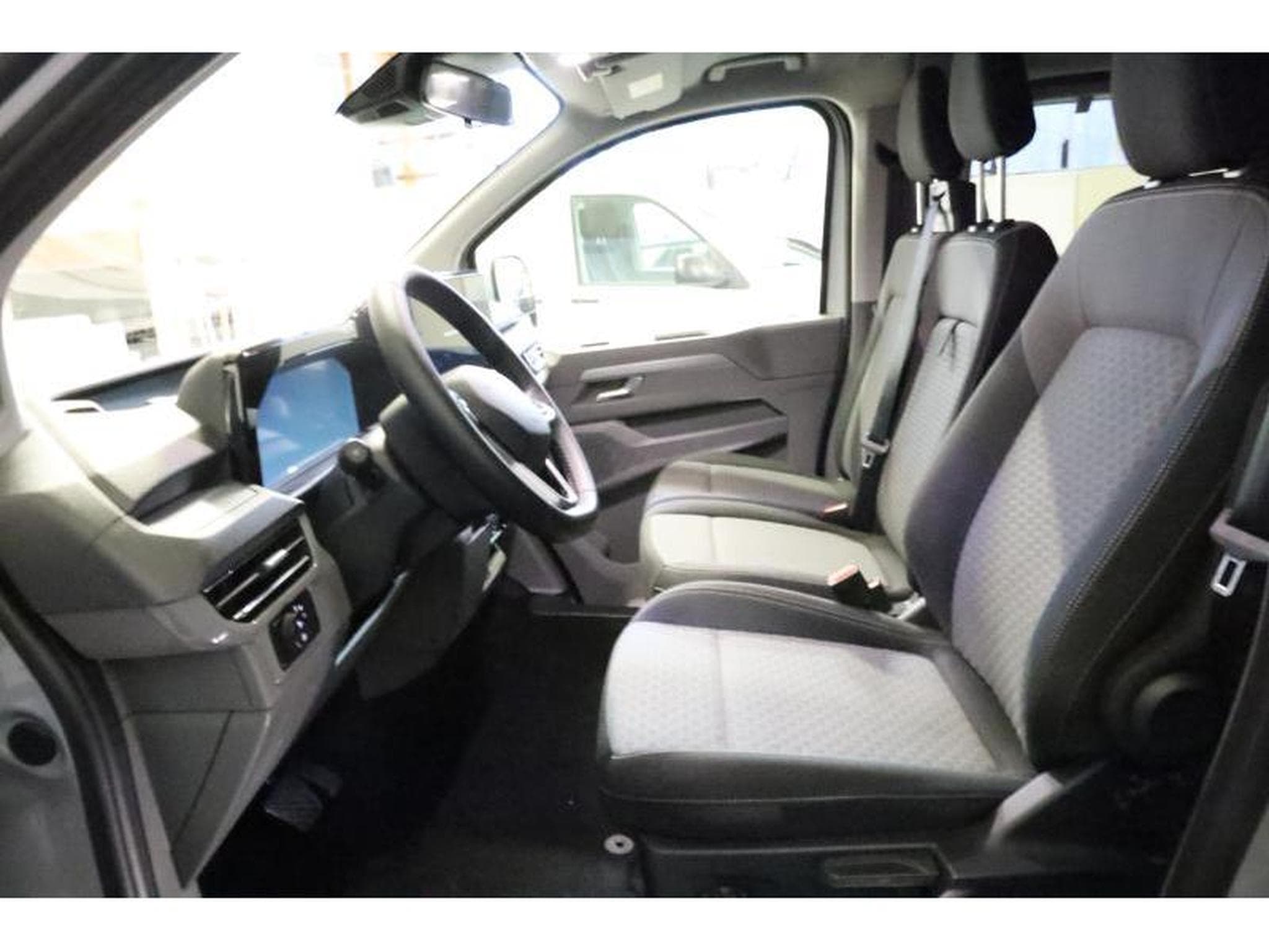 VW T7 Style LONG LR (2026) - Photo 8