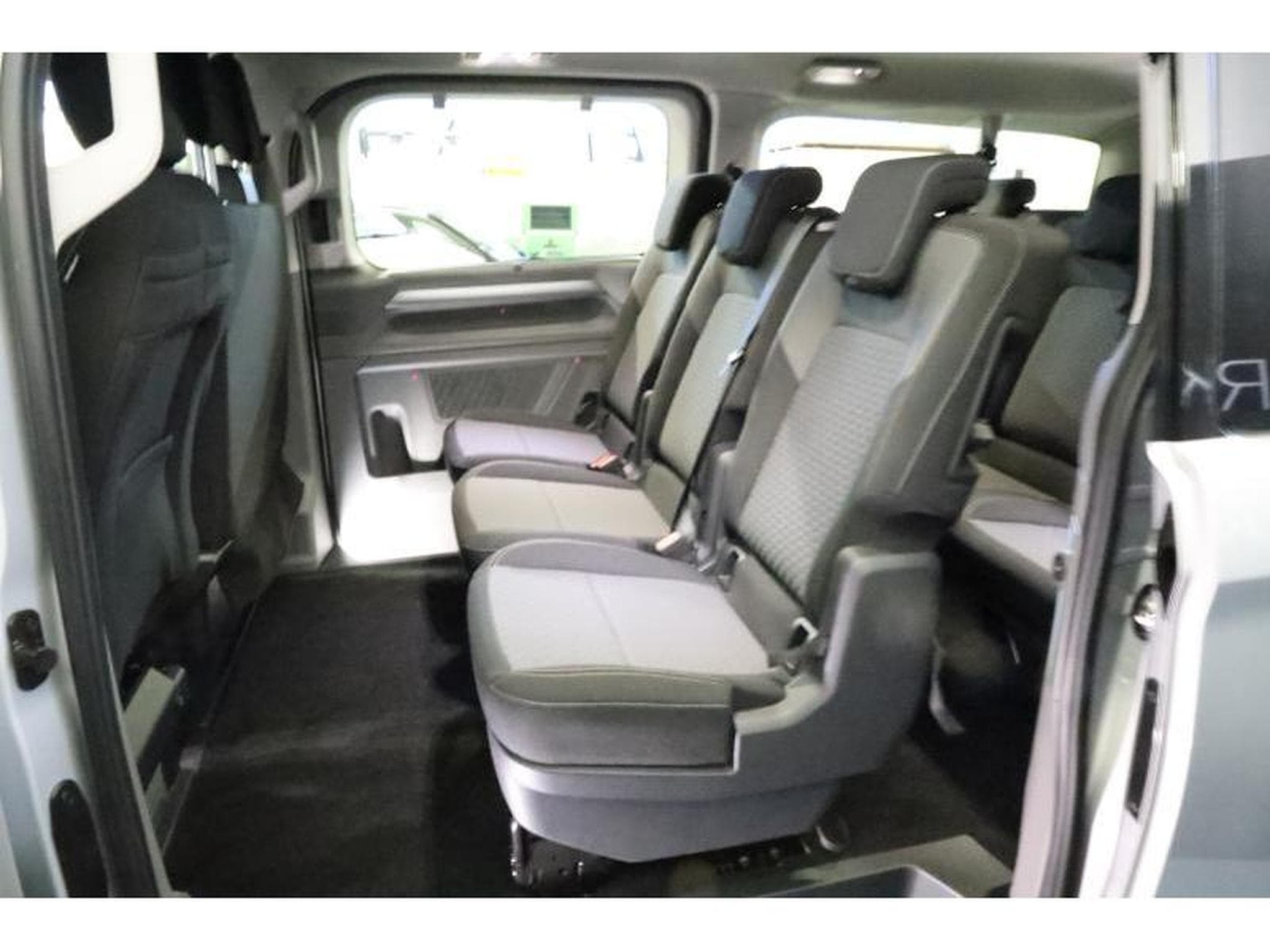 VW T7 Style LONG LR (2026) - Photo 9