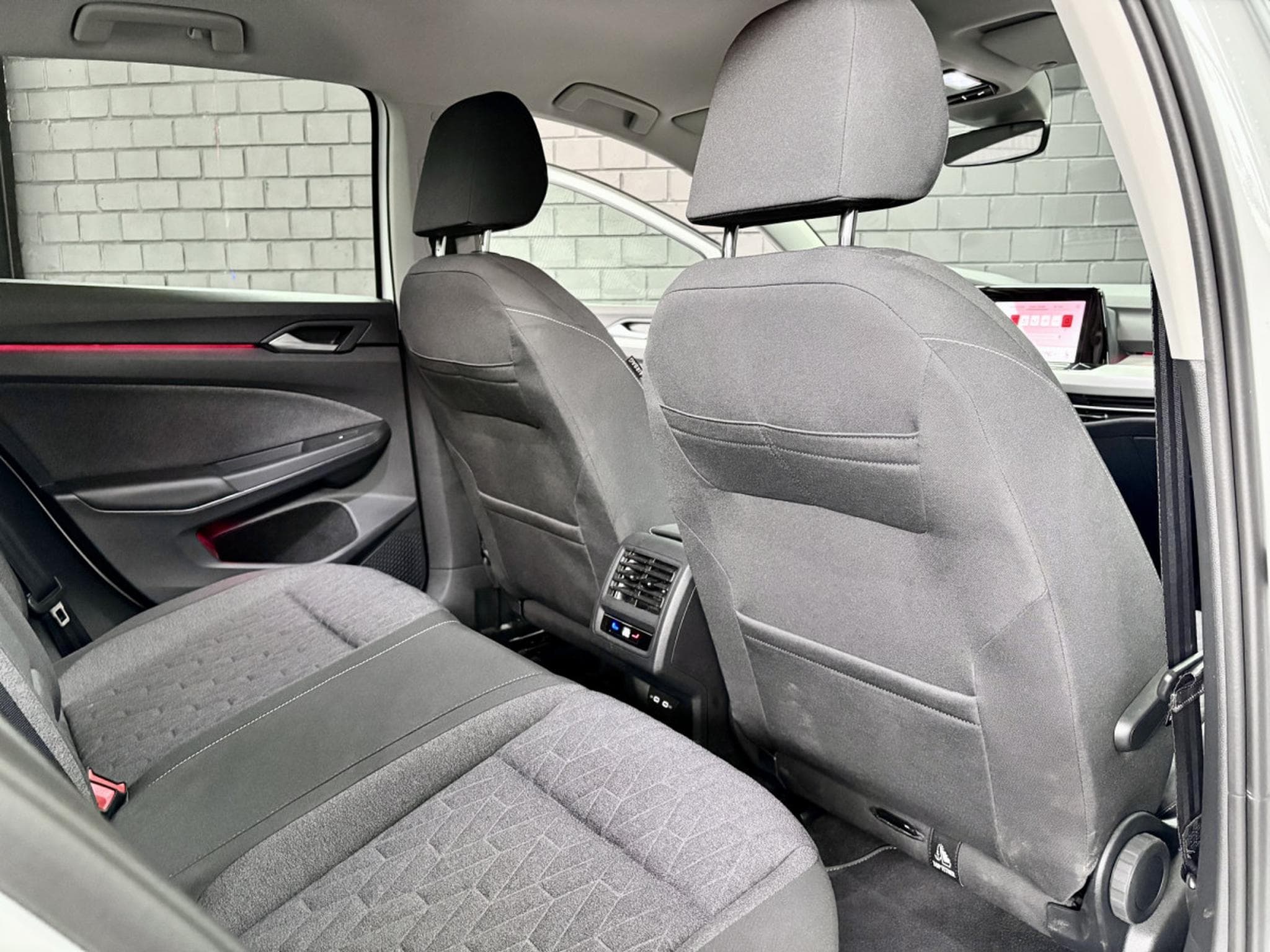 VW Golf Life MOVE 2.0 TDI DSG7 115 CV **4 SAISONS** (2024) - Photo 22