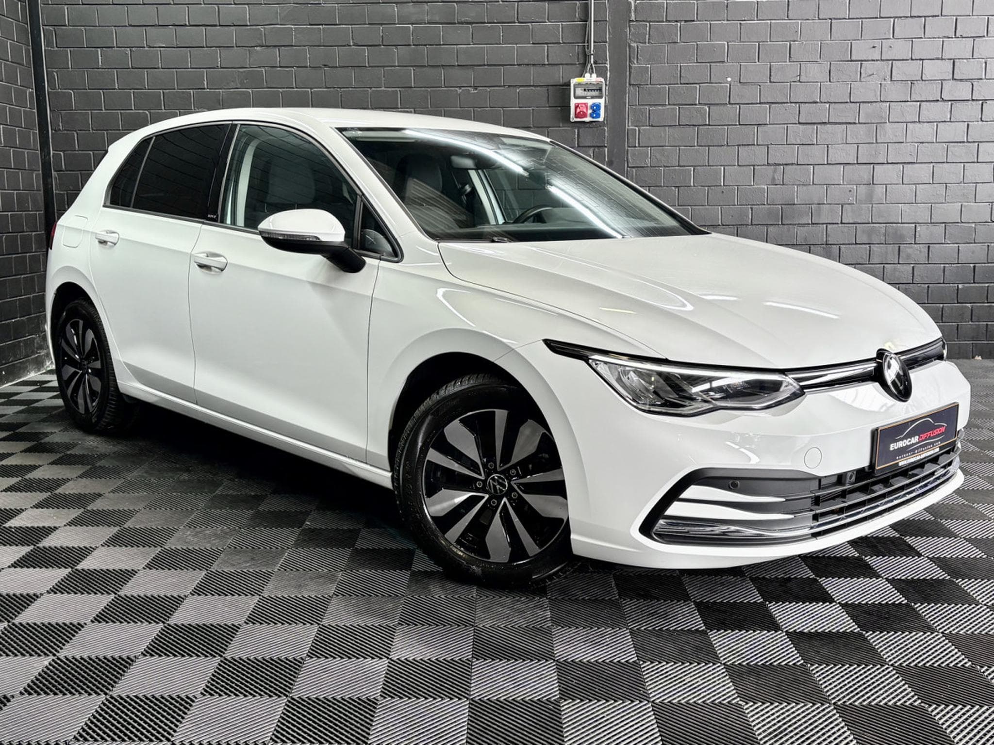 VW Golf Life MOVE 2.0 TDI DSG7 115 CV **4 SAISONS** (2024) - Photo 3