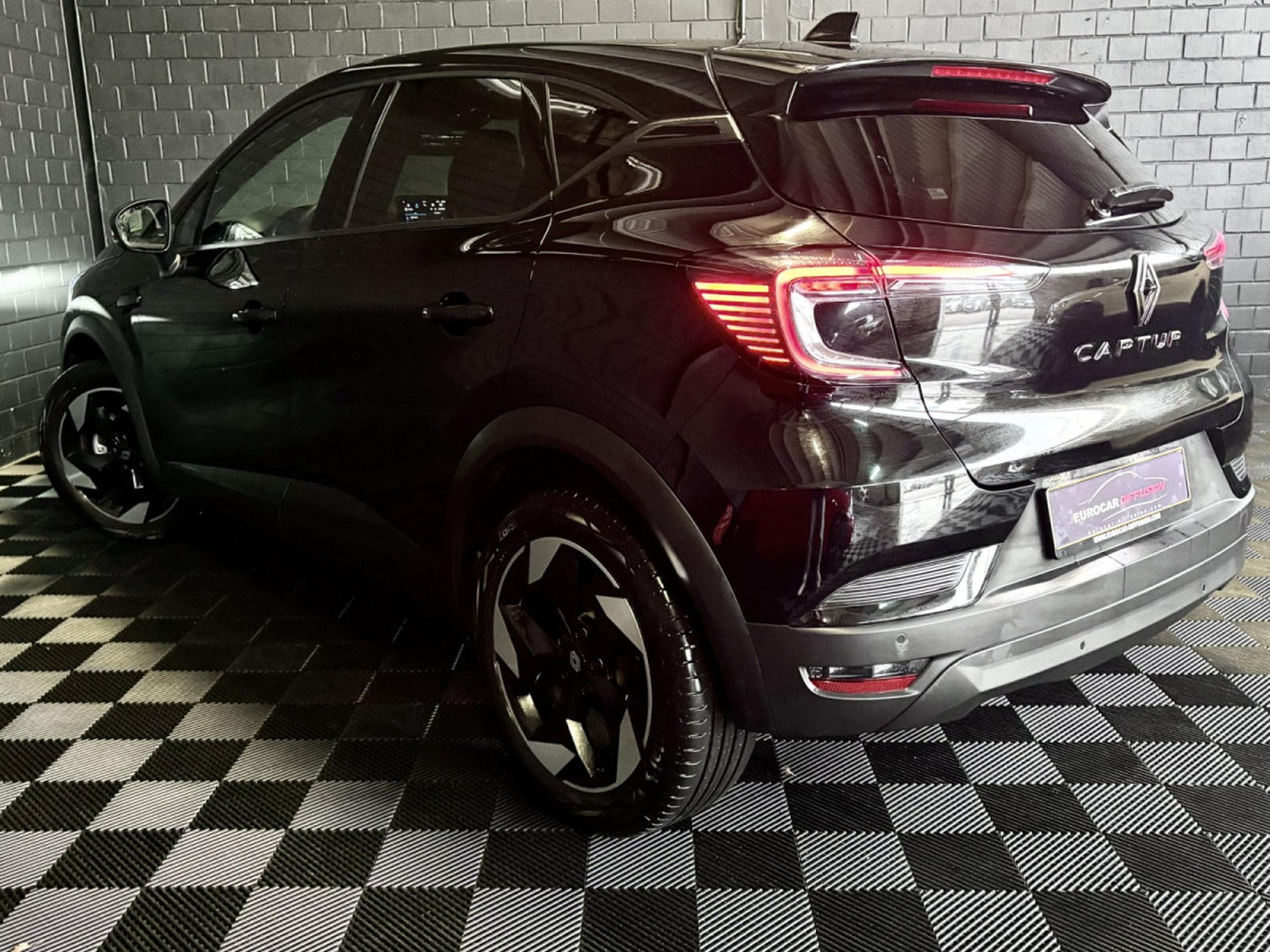 Renault Captur 1.3 TCE 160 CV TECHNO **Caméra** Sièges Chauff.** ACC ** (2025) - Foto 4