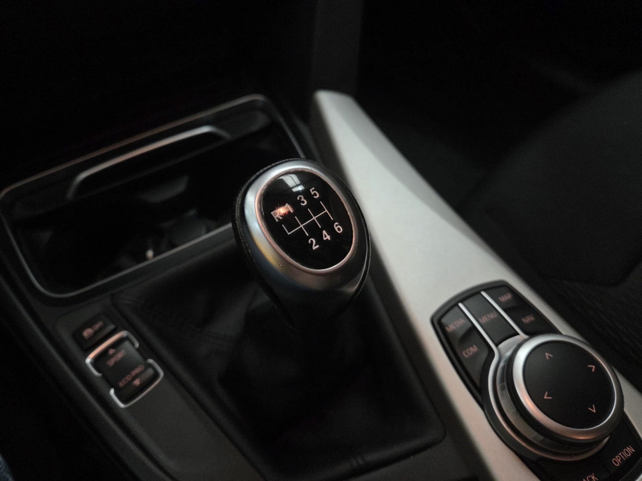 BMW 318 d Touring advantage 136CV (2018) - Photo 14