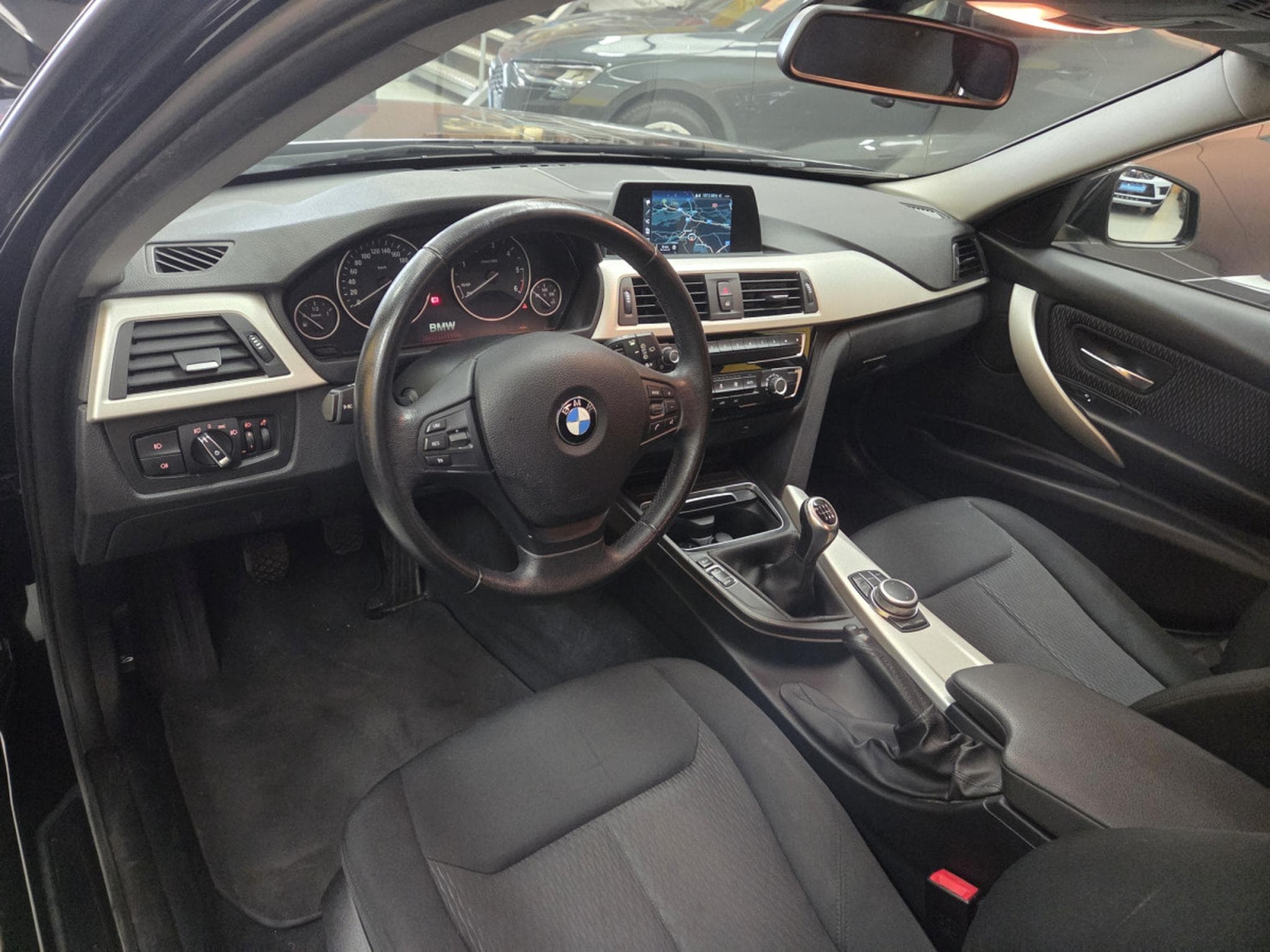 BMW 318 d Touring advantage 136CV (2018) - Photo 6