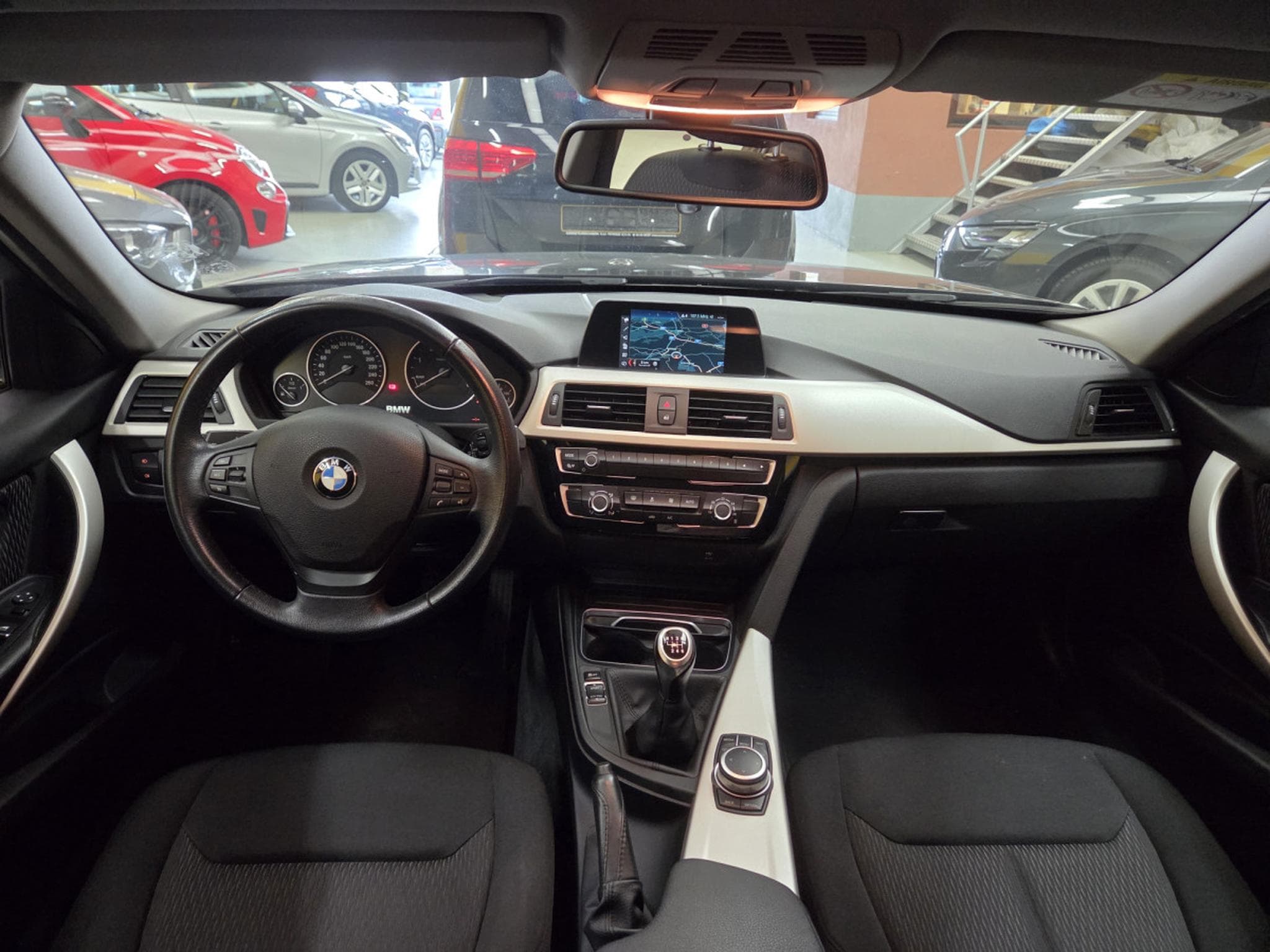 BMW 318 d Touring advantage 136CV (2018) - Photo 8