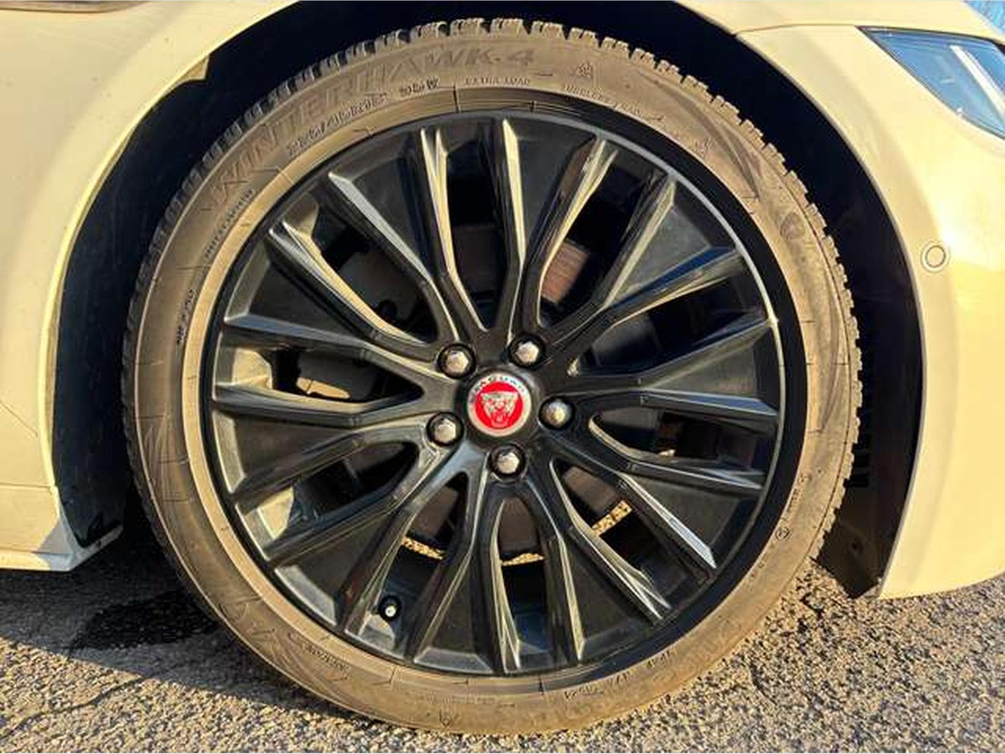 Jaguar XE D200 AWD Aut R-Dynamic SE-JUSQU'A 48 MOIS GARANTIE (2021) - Photo 16