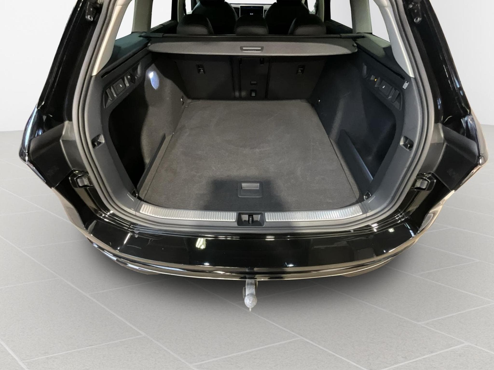 VW Passat Elegance+DSG+Led+Navi+Digi+ (2025) - Photo 16