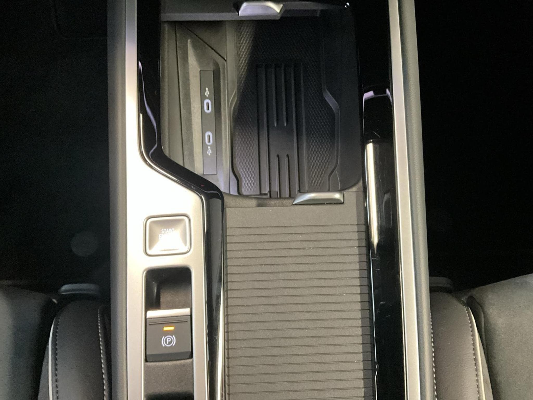 VW Passat Elegance+DSG+Led+Navi+Digi+ (2025) - Photo 21