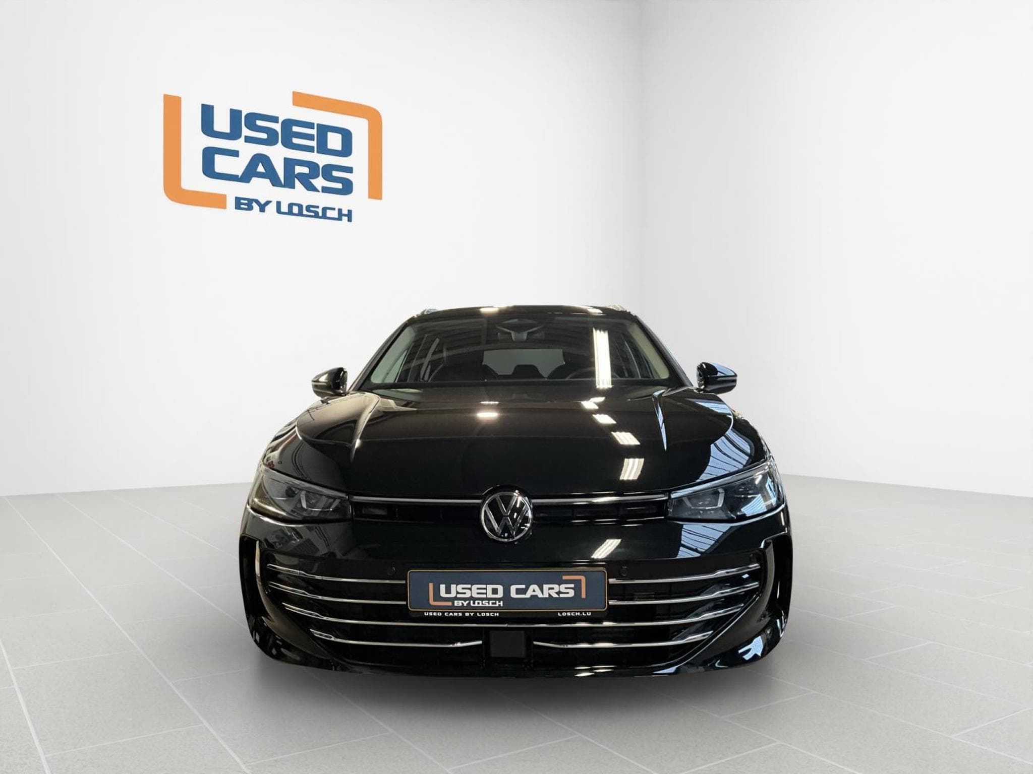 VW Passat Elegance+DSG+Led+Navi+Digi+ (2025) - Photo 3