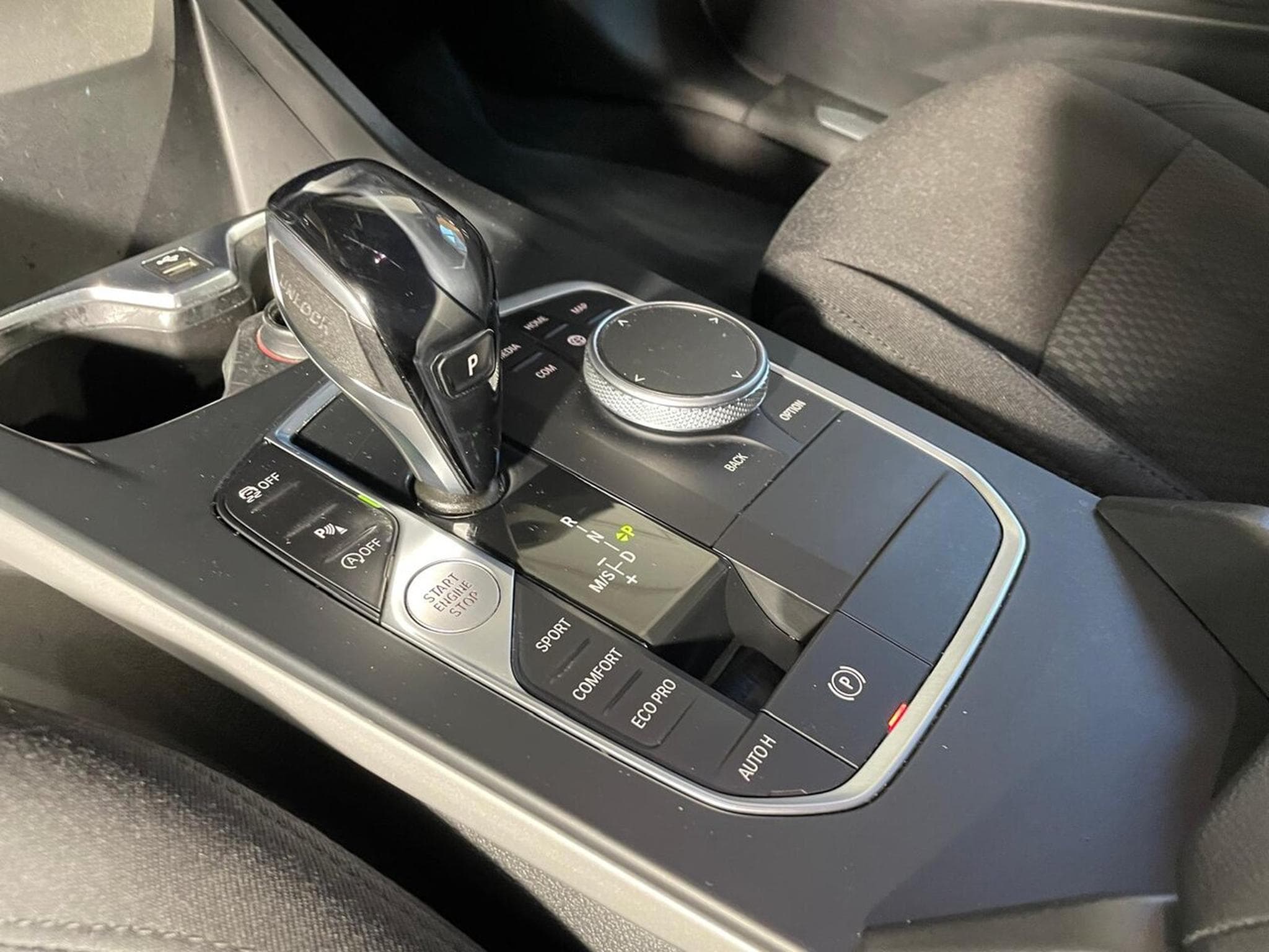 BMW 118 150 CV BUSINESS GPS CARPLAY (2020) - Photo 8