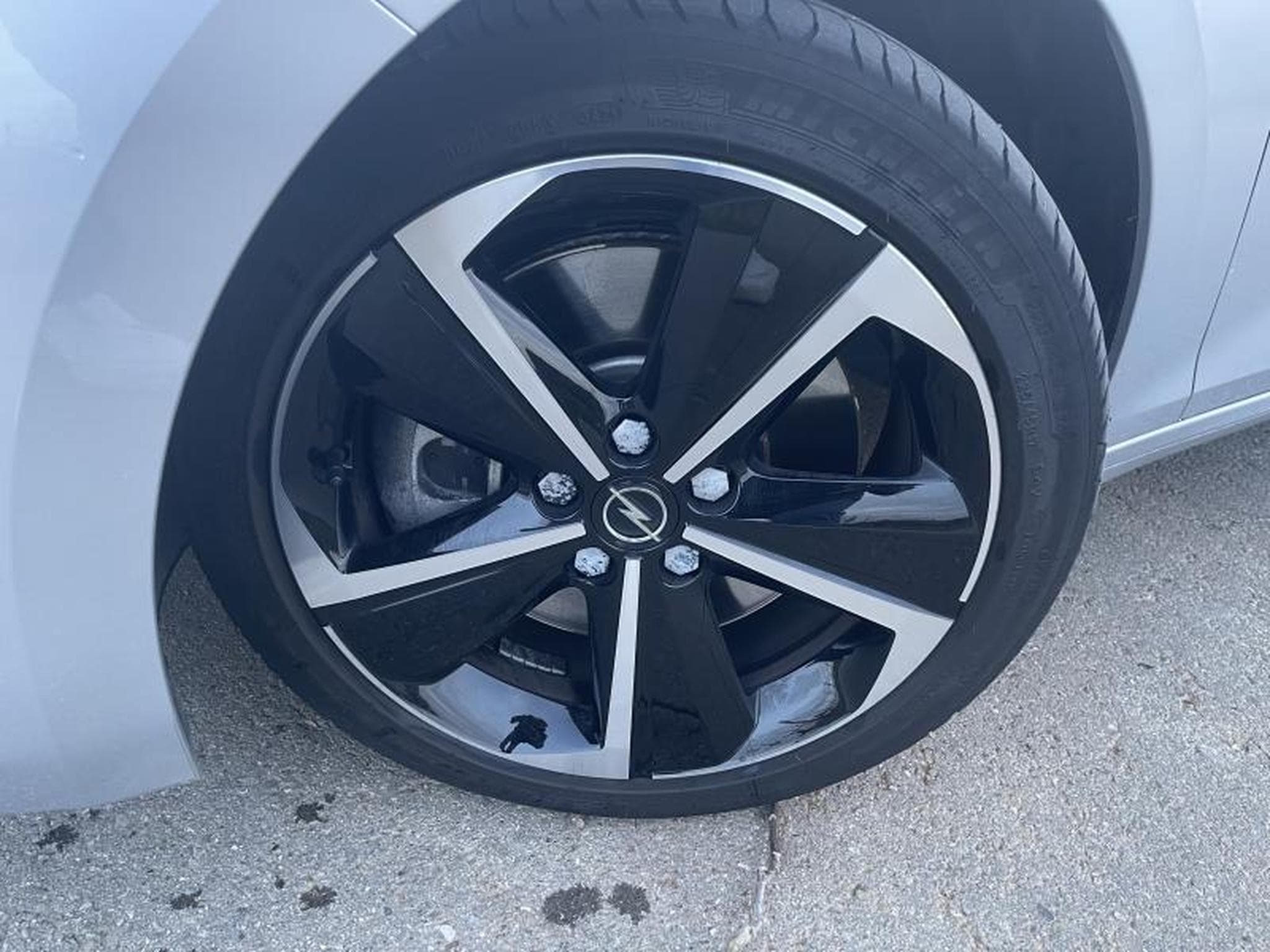 Opel Astra Business Elegance (2023) - Foto 17