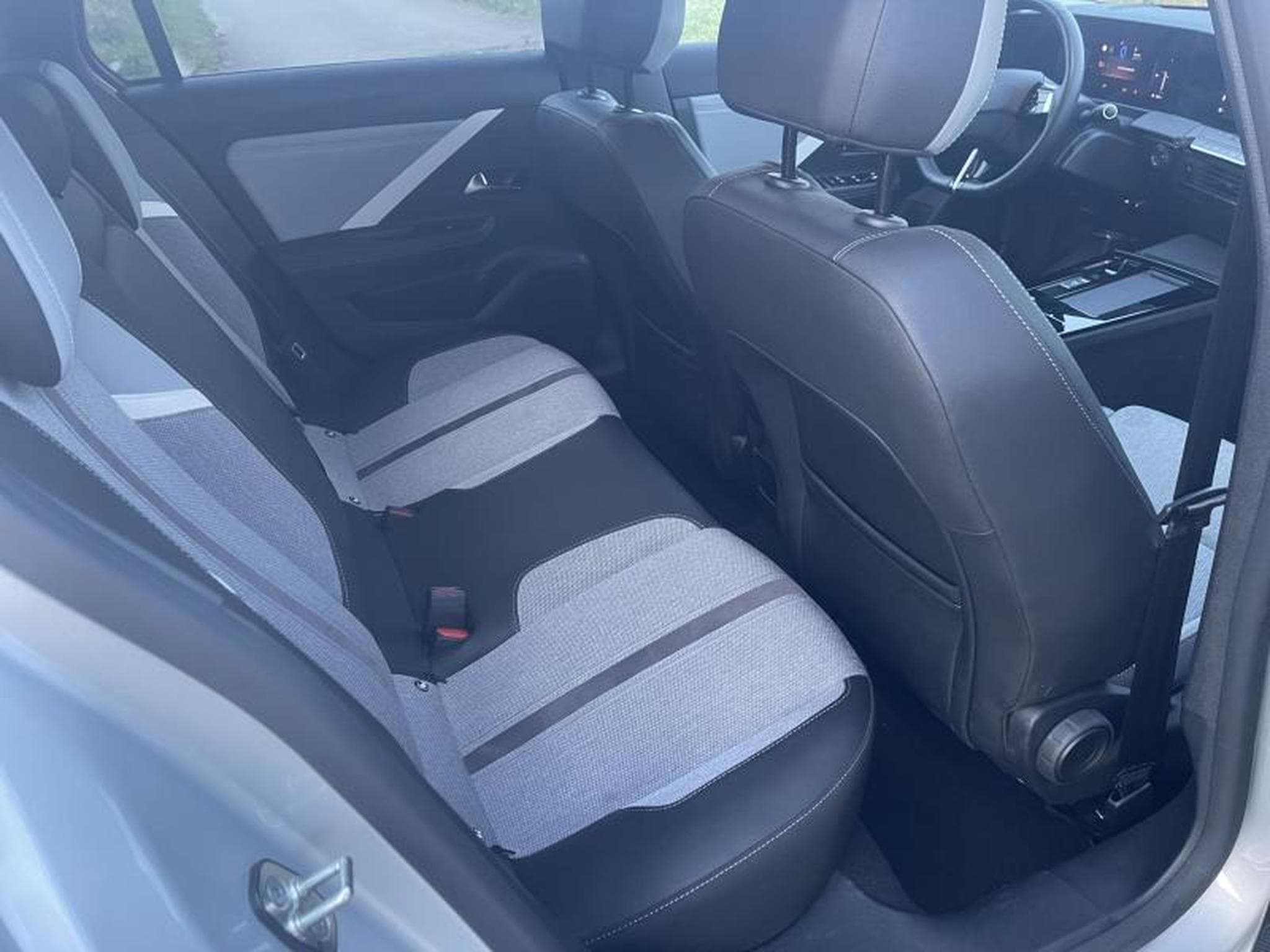 Opel Astra Business Elegance (2023) - Foto 5