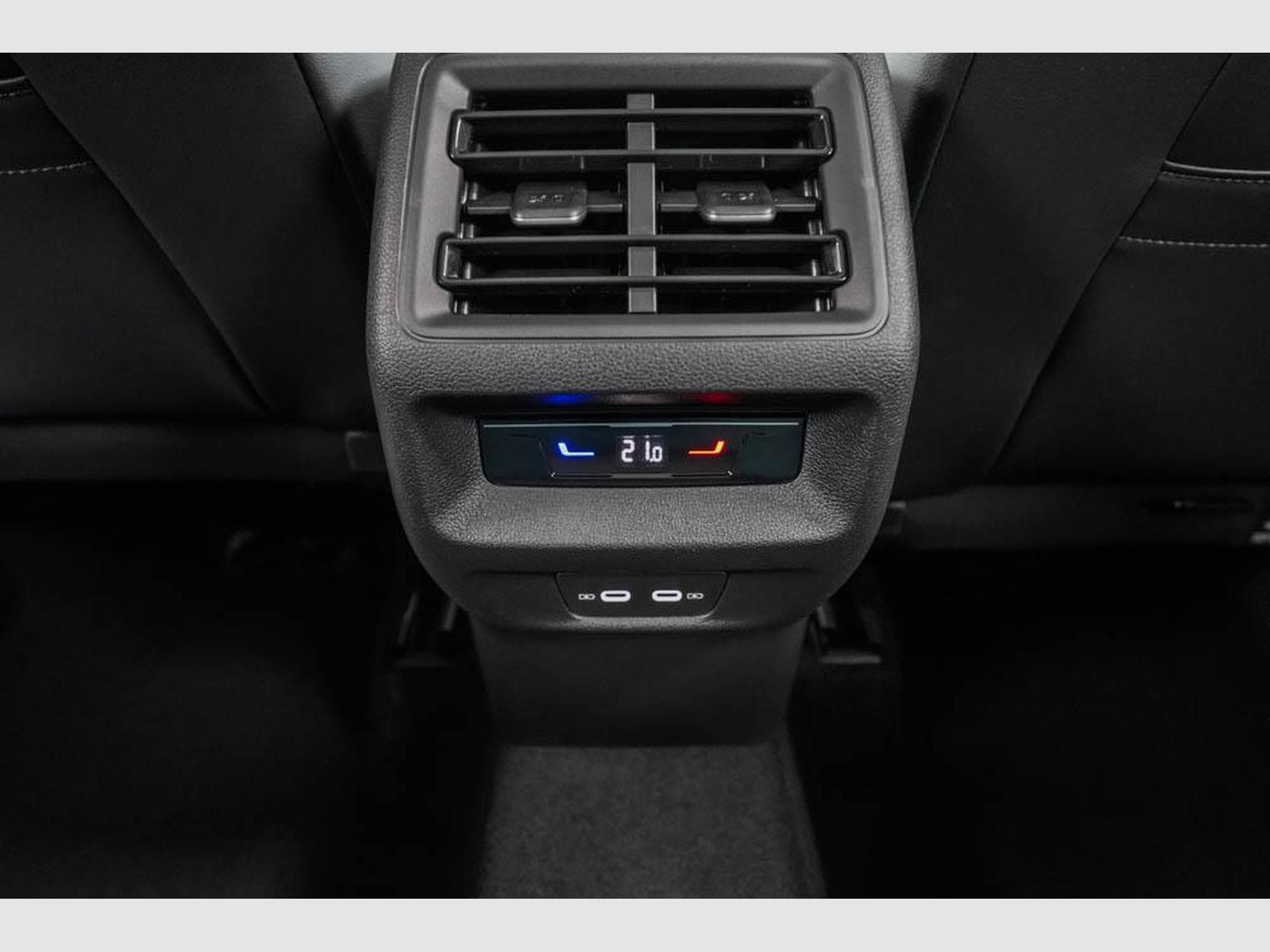 VW Tiguan 2,0 TDI DSG (2025) - Photo 18