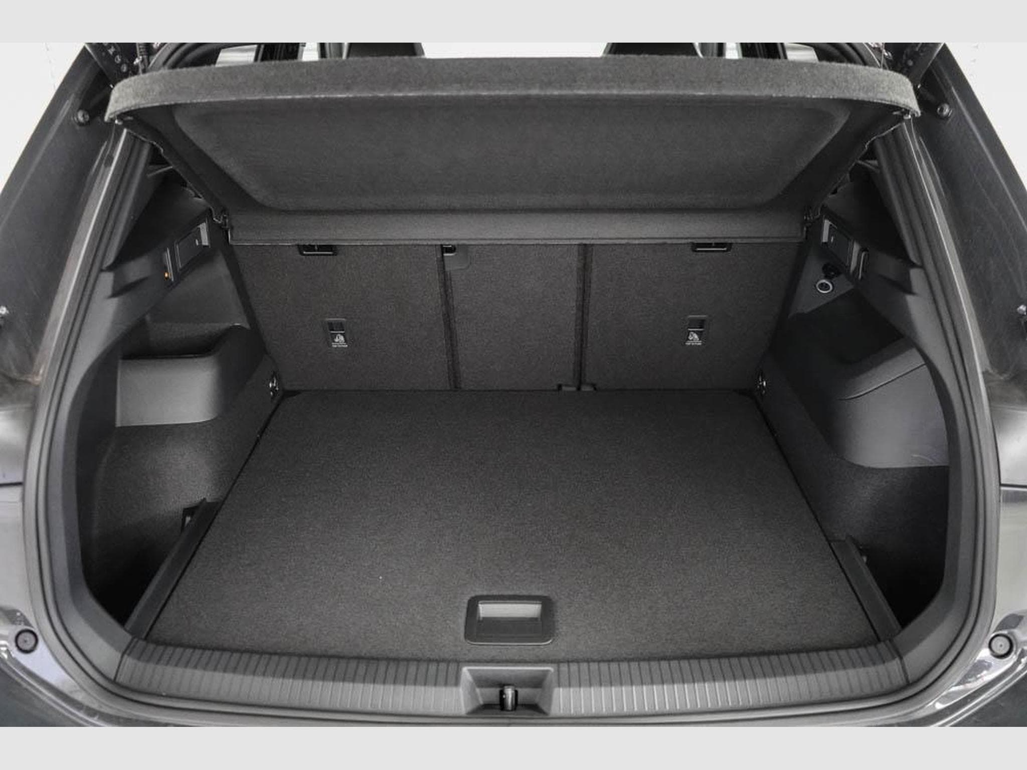 VW Tiguan 2,0 TDI DSG (2025) - Photo 19
