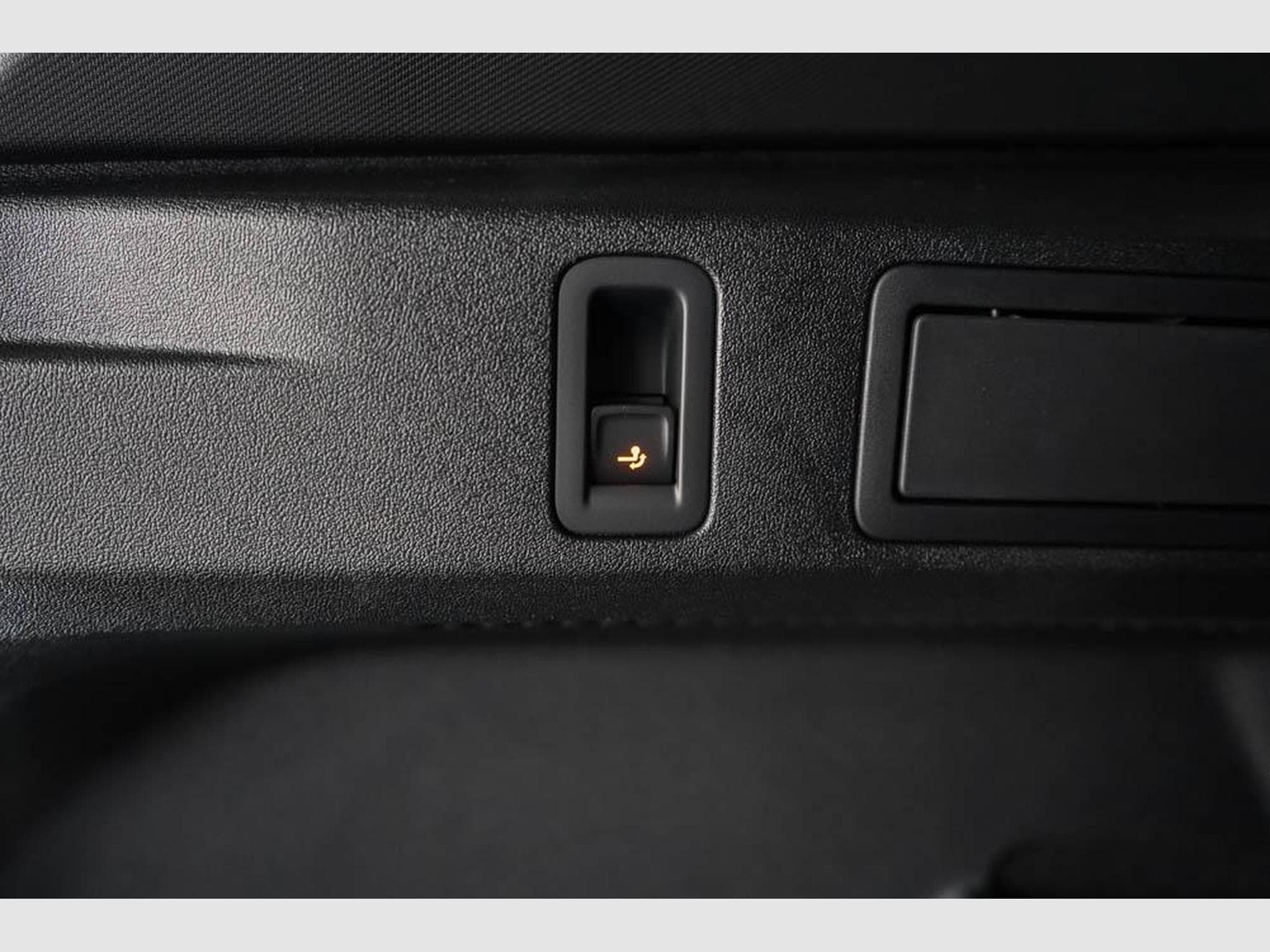 VW Tiguan 2,0 TDI DSG (2025) - Photo 20