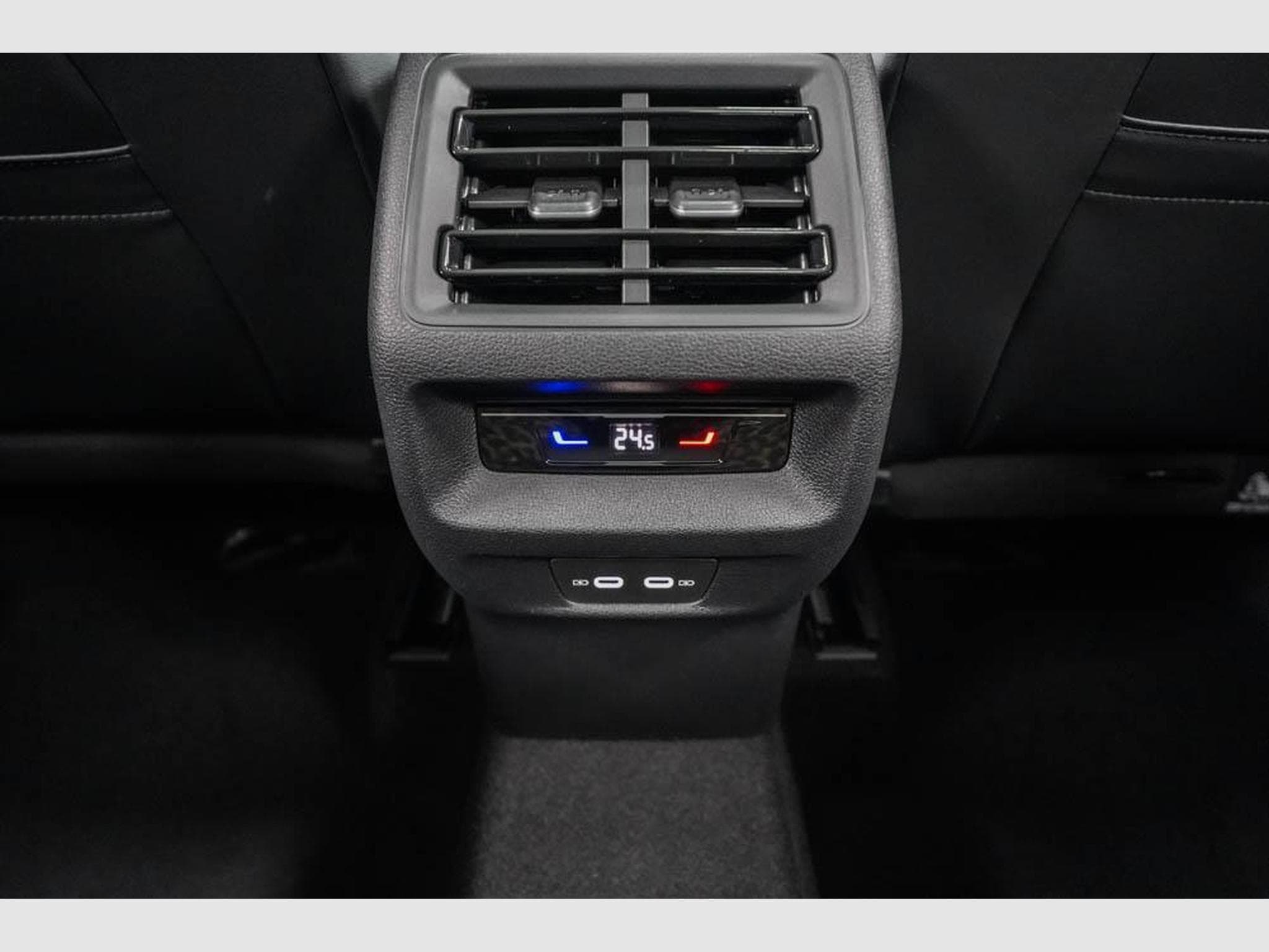 VW Tiguan 2,0 TDI DSG (2025) - Photo 18