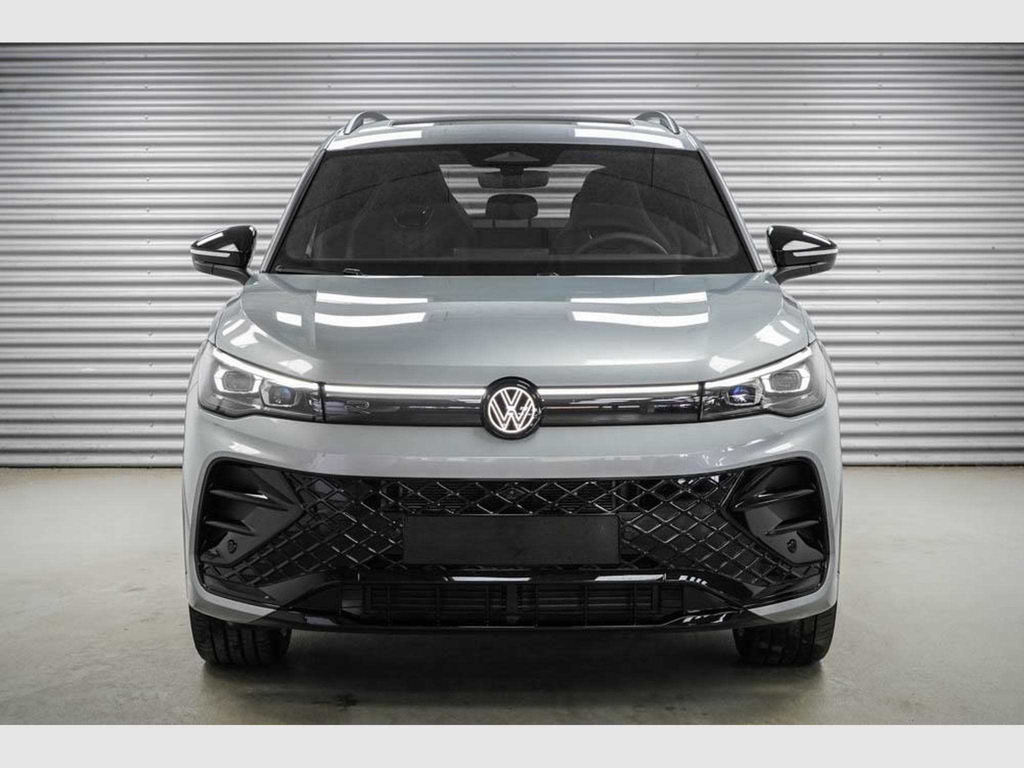 VW Tiguan 2,0 TDI DSG (2025) - Photo 2