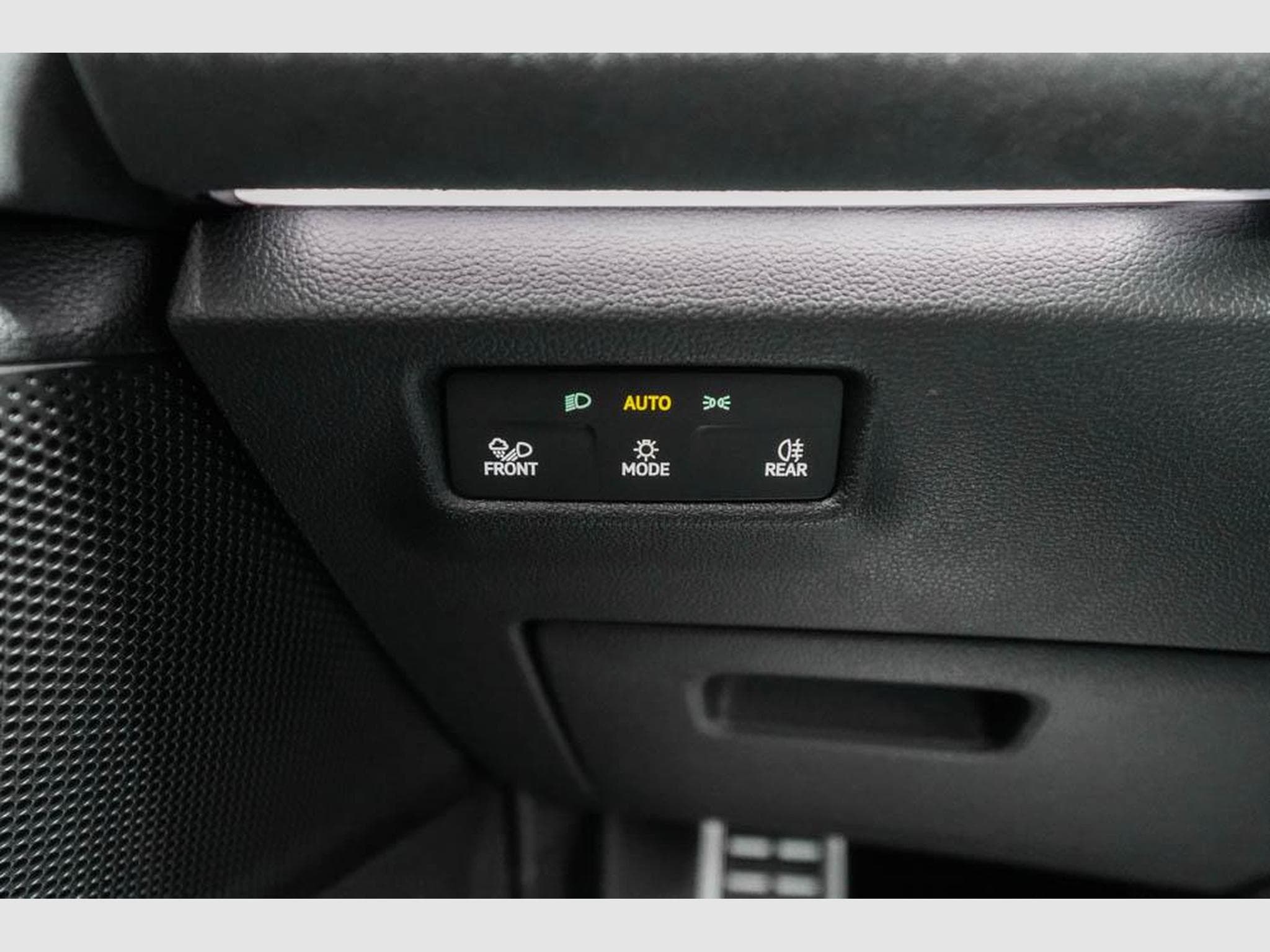 VW Tiguan 2,0 TDI DSG (2025) - Photo 12