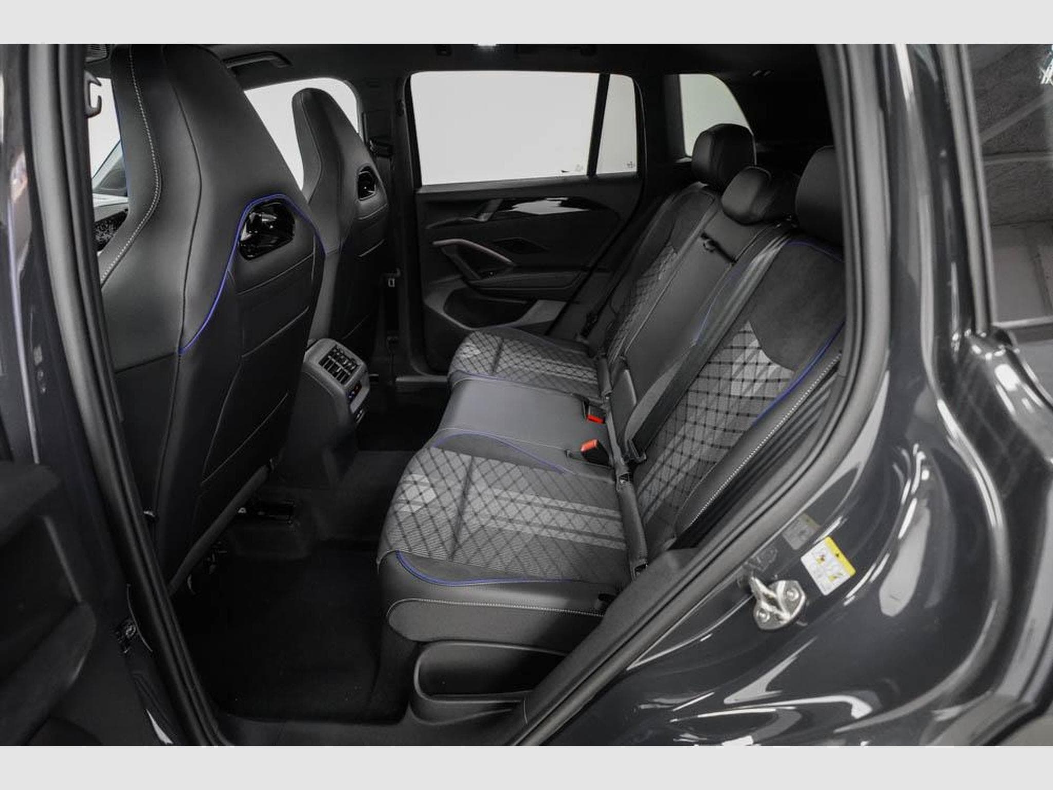 VW Tiguan 2,0 TDI DSG (2025) - Photo 17