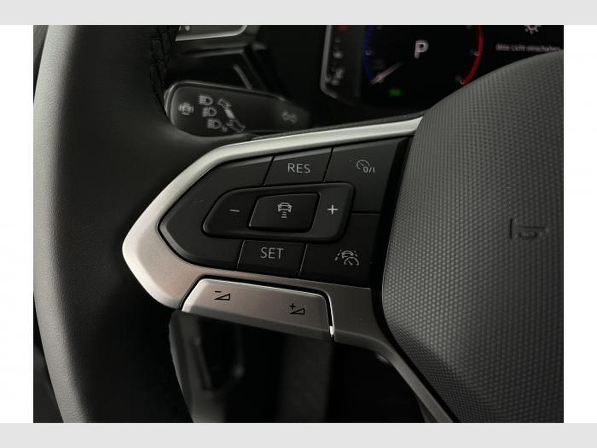 VW Touran New Edition R-Line (2026) - Foto 22