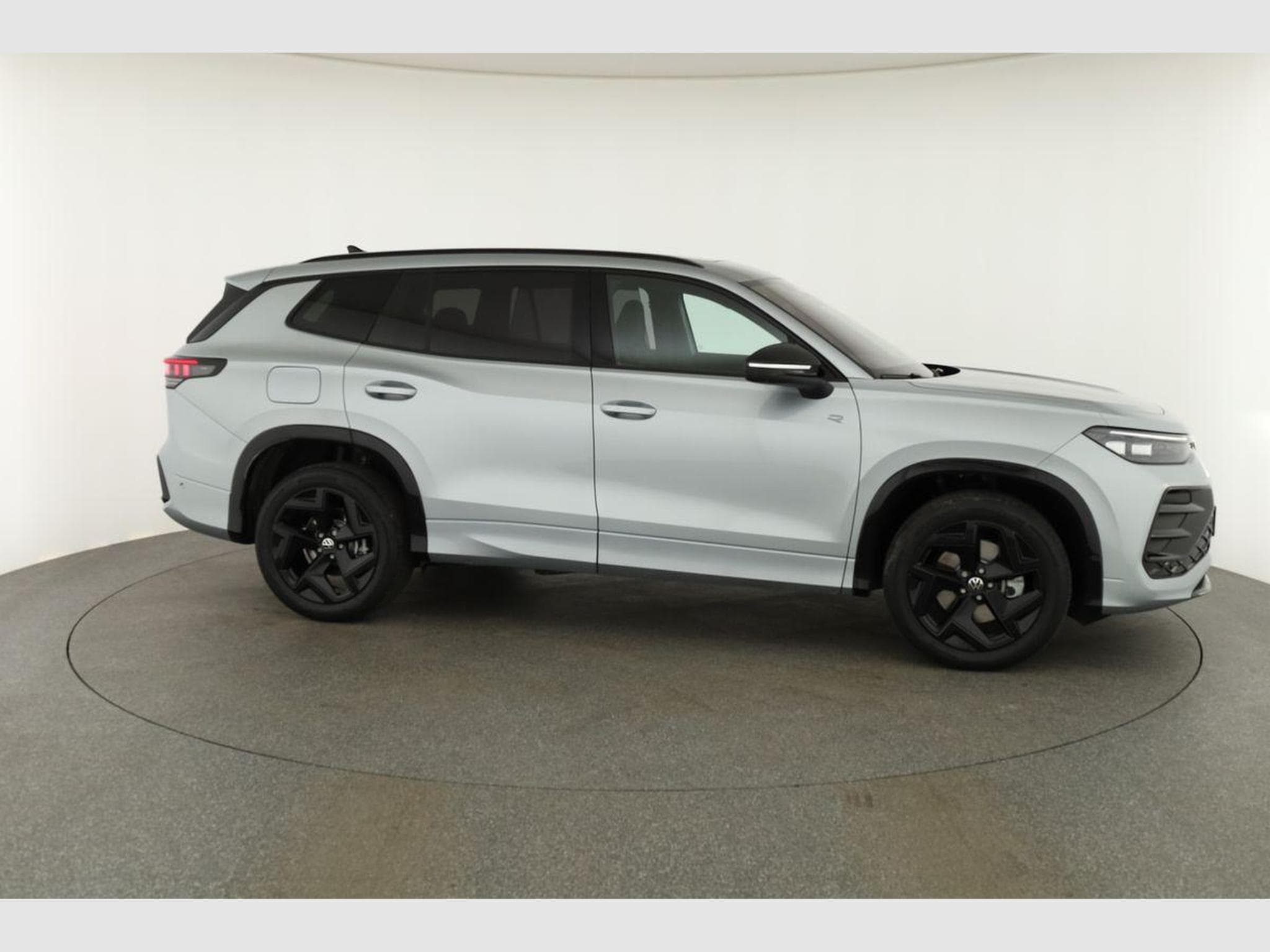 VW Tayron 1.5 TSI eHybrid 150 kW R-Line (2026) - Foto 24