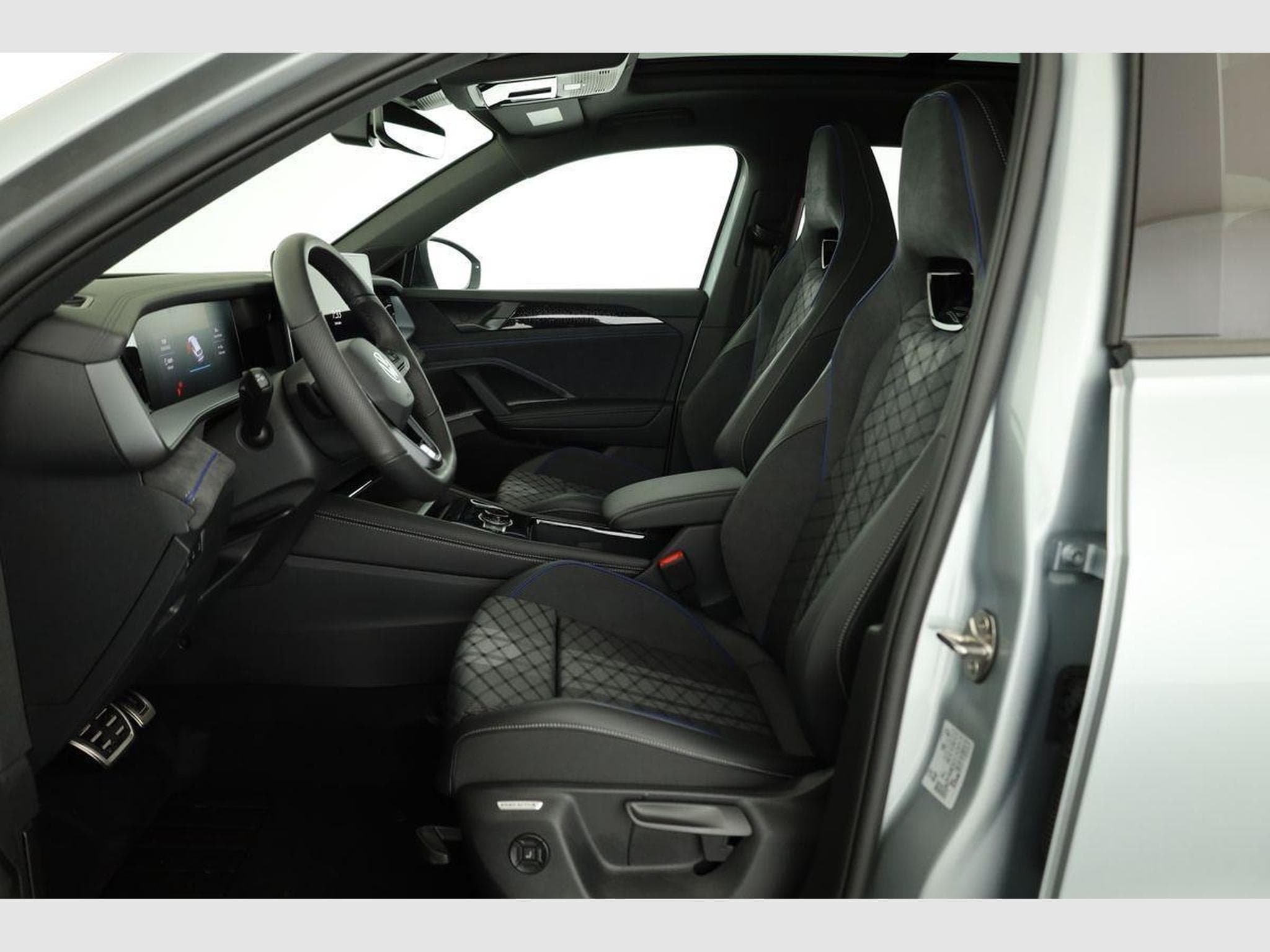 VW Tayron 1.5 TSI eHybrid 150 kW R-Line (2026) - Foto 9