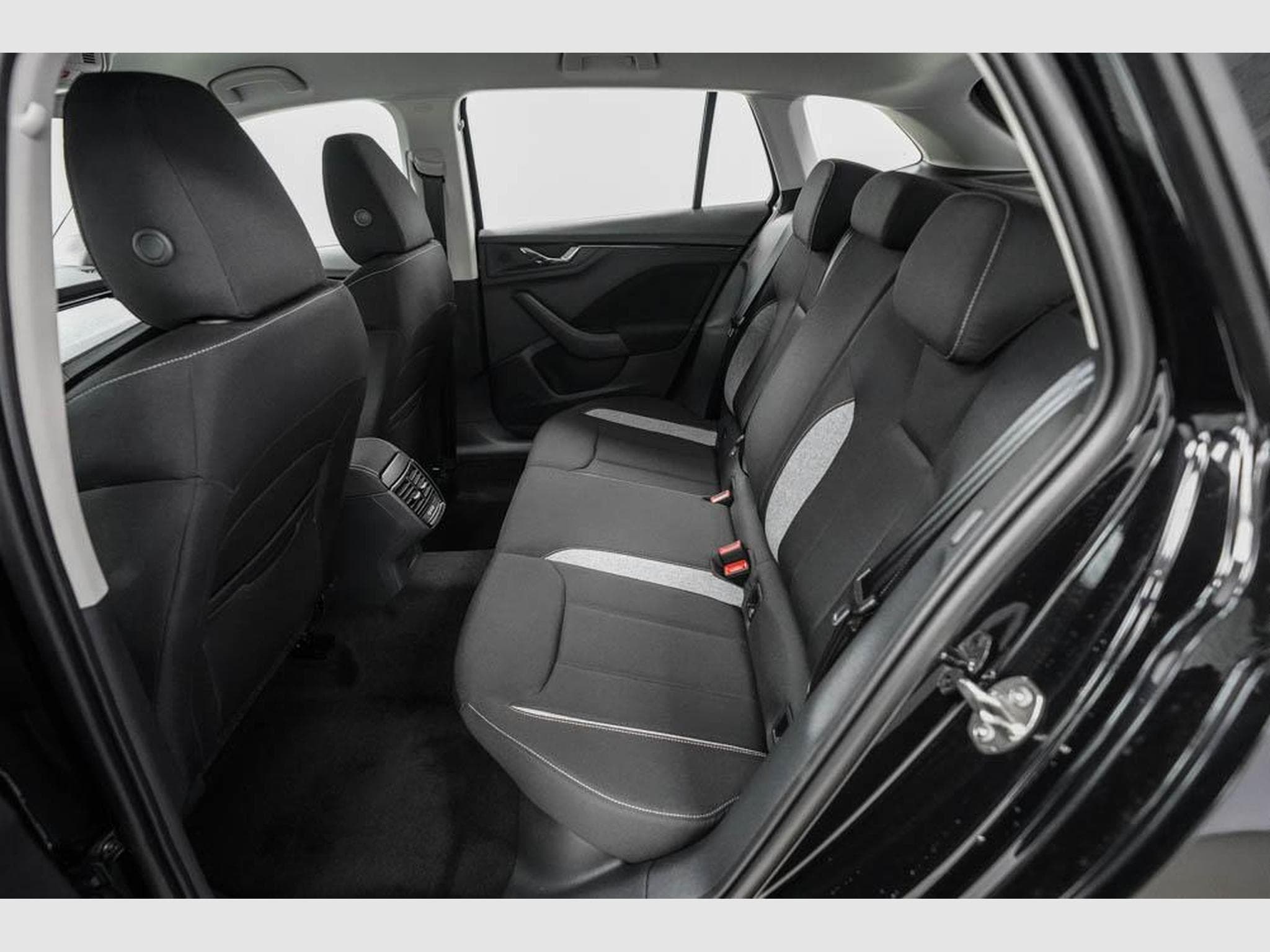 Skoda Scala 1,0 TSI Selection (2026) - Foto 15