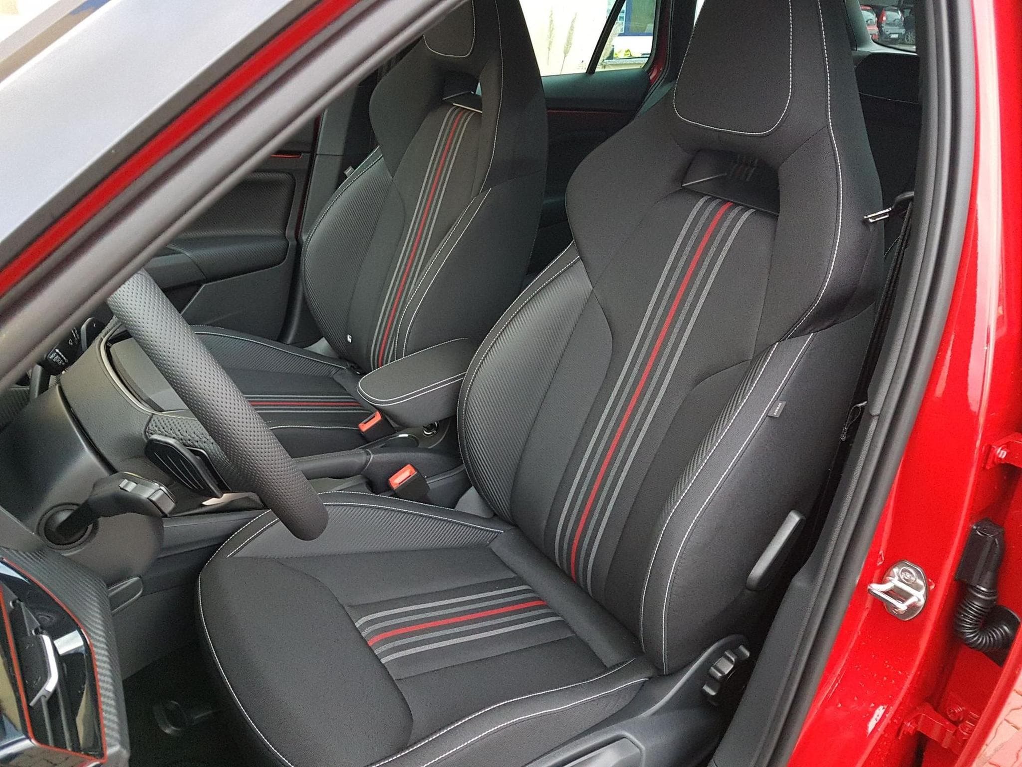 Skoda Kamiq Monte Carlo (2026) - Photo 11