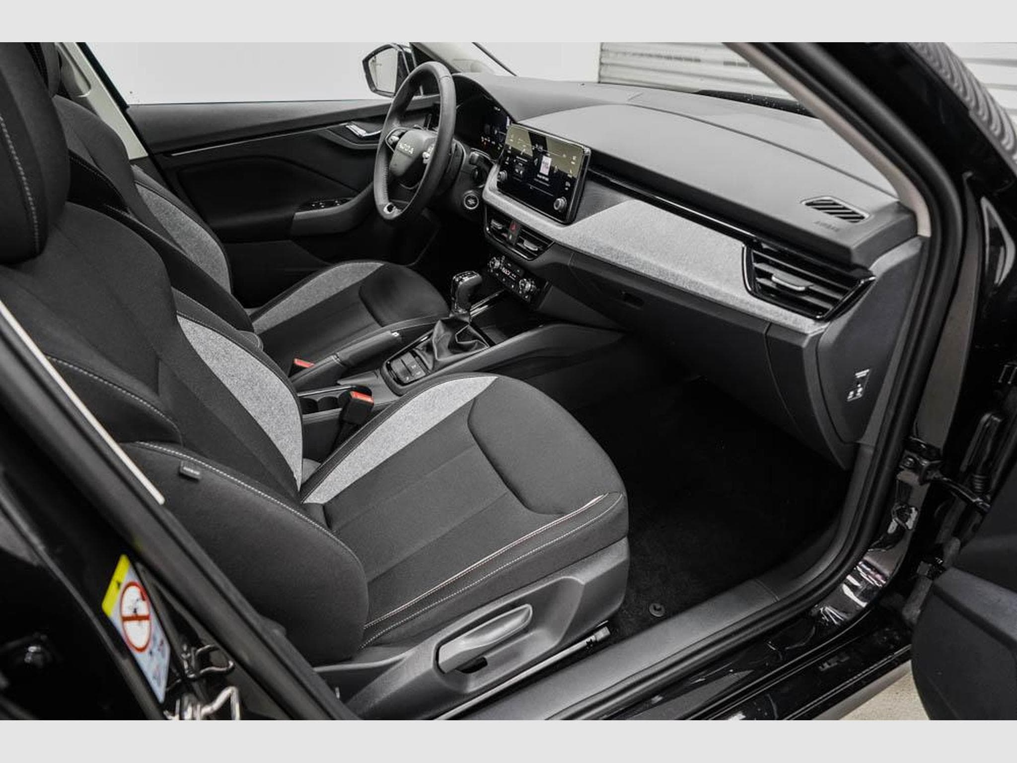 Skoda Kamiq 1,0 TSI DSG (2026) - Foto 19
