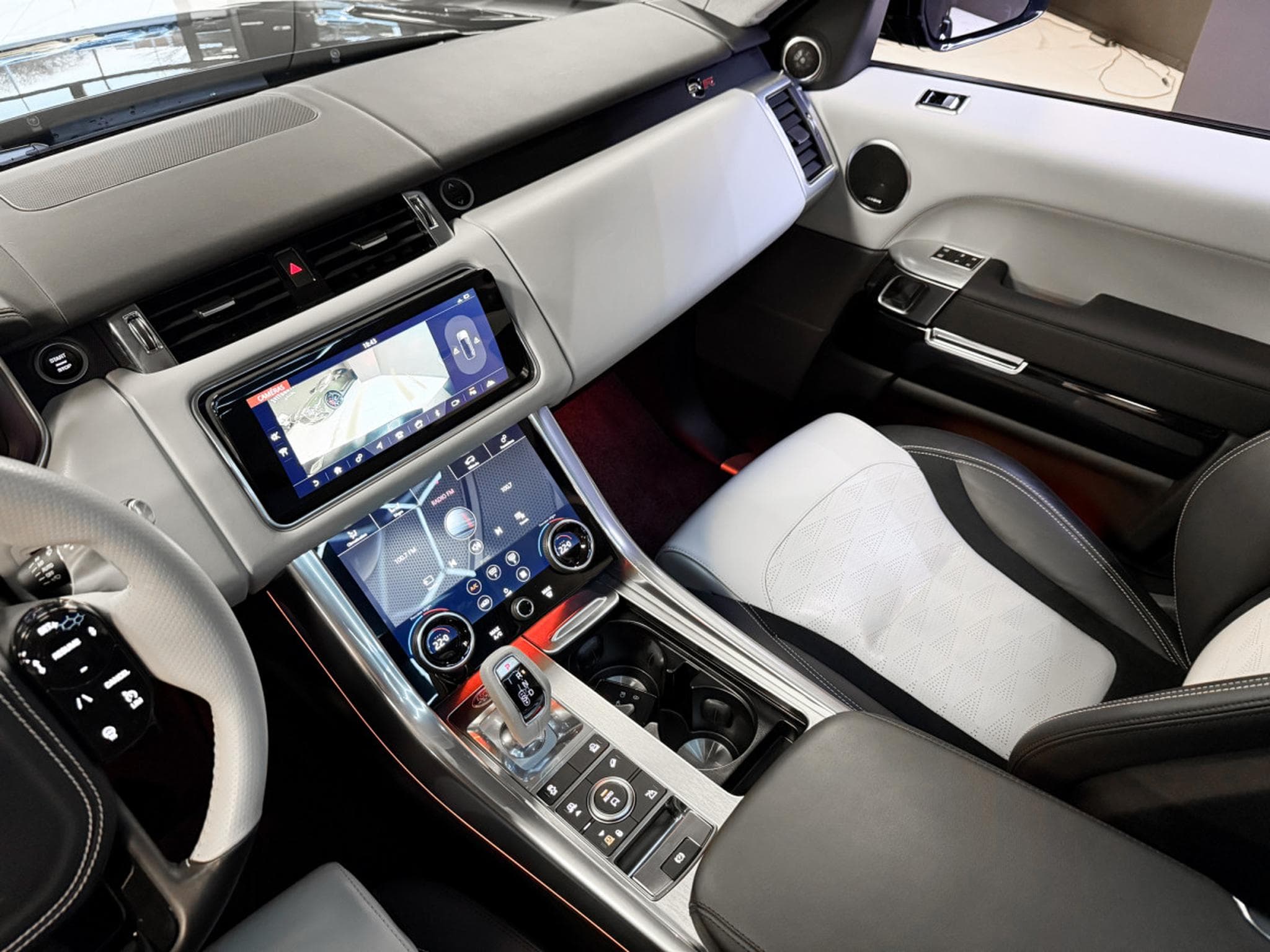 Land-Rover Range Rover Sport 5.0 V8 P575 SVR (2021) - Foto 14