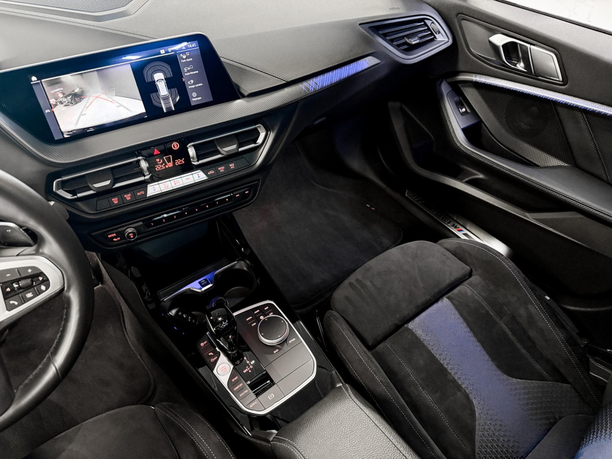 BMW M135 i xDrive AERO / SPORT SEATS / M PERFORMANCE (2022) - Foto 14