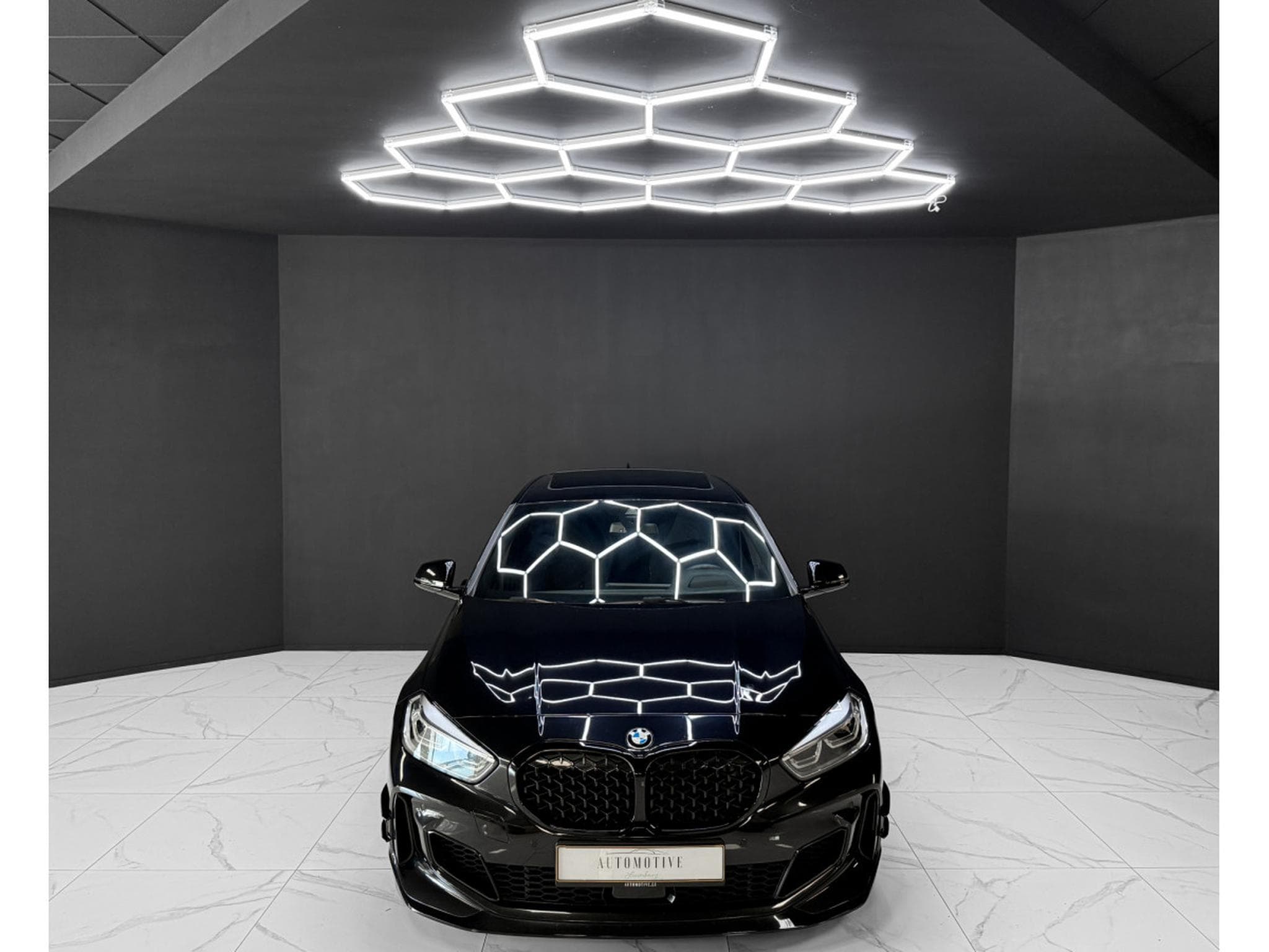 BMW M135 i xDrive AERO / SPORT SEATS / M PERFORMANCE (2022) - Foto 8