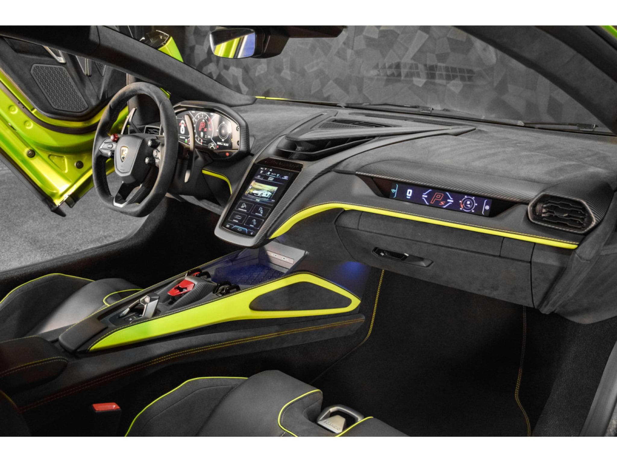 Lamborghini Revuelto AD PERSONAM - VERDE CITREA / ROSSO MARS (2025) - Photo 12